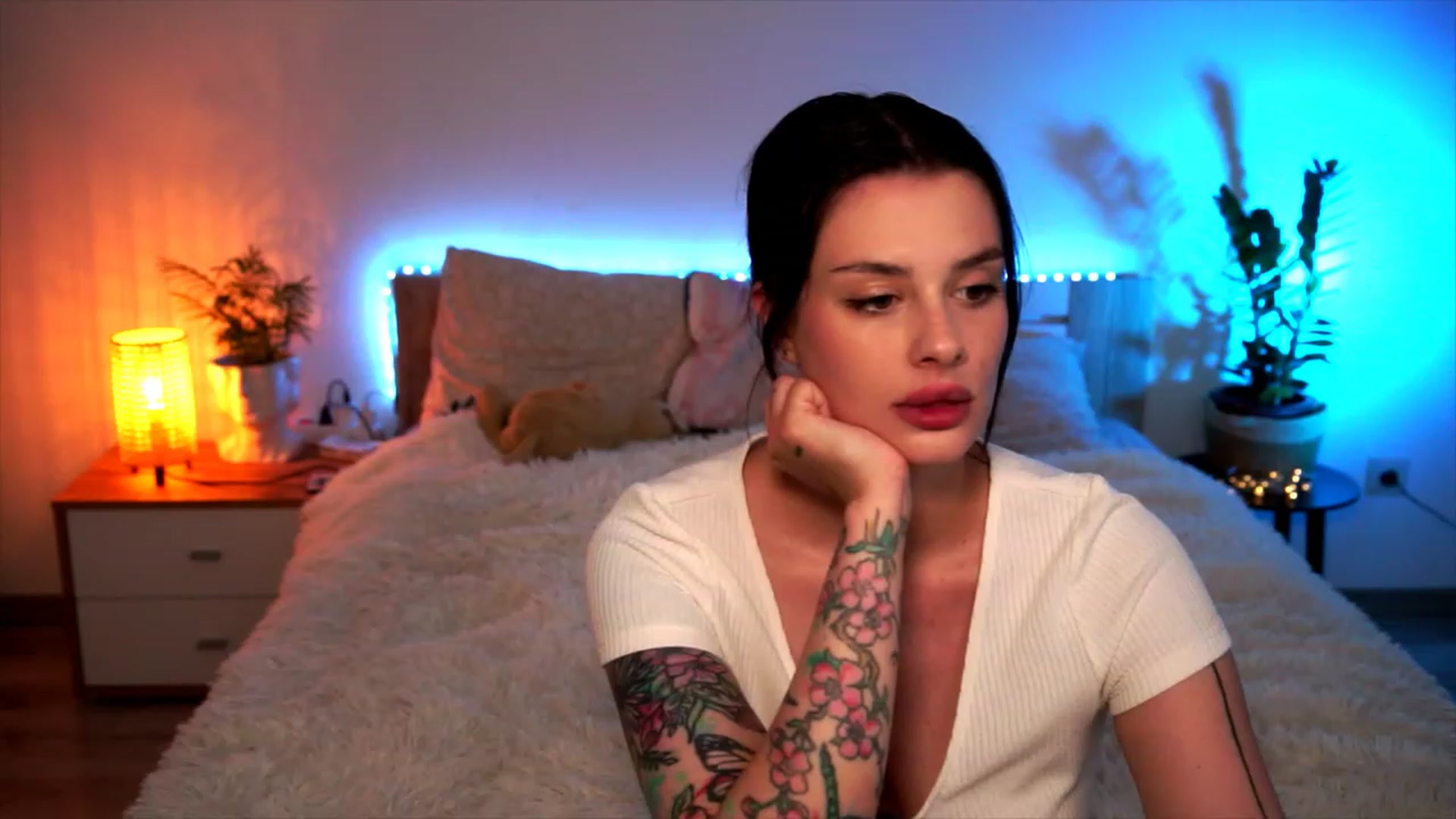 Gallery image thumbnail from lucynutty's myfreecams stream on, 07/16/2023, 15:40 image 2 of 20