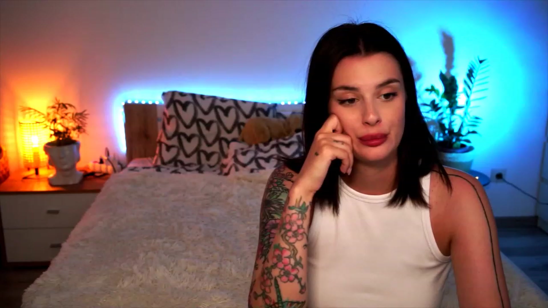 Gallery image thumbnail from lucynutty's myfreecams stream on, 07/29/2023, 13:24 image 15 of 20