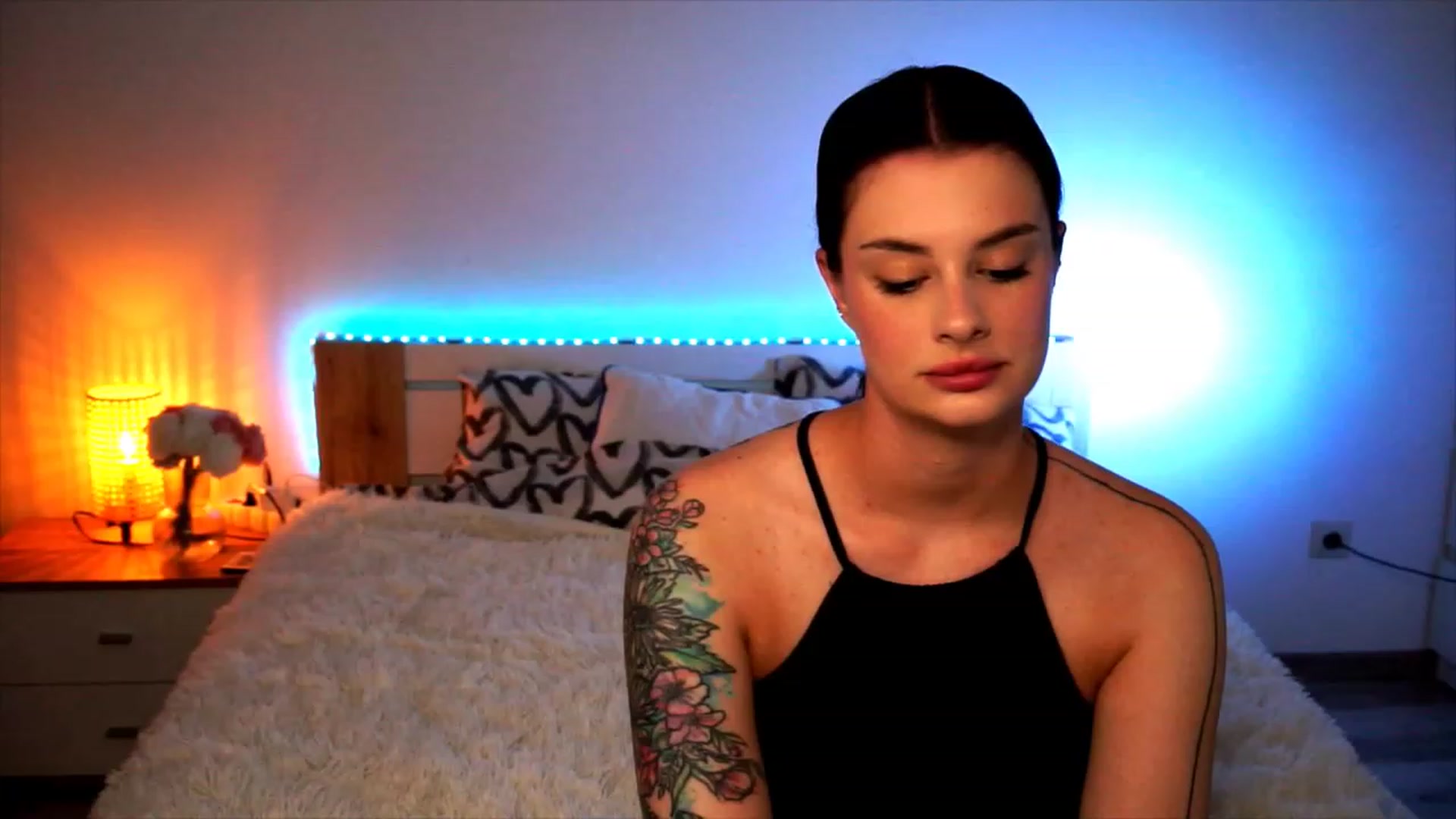 Gallery image thumbnail from lucynutty's myfreecams stream on, 08/01/2023, 08:05 image 18 of 20