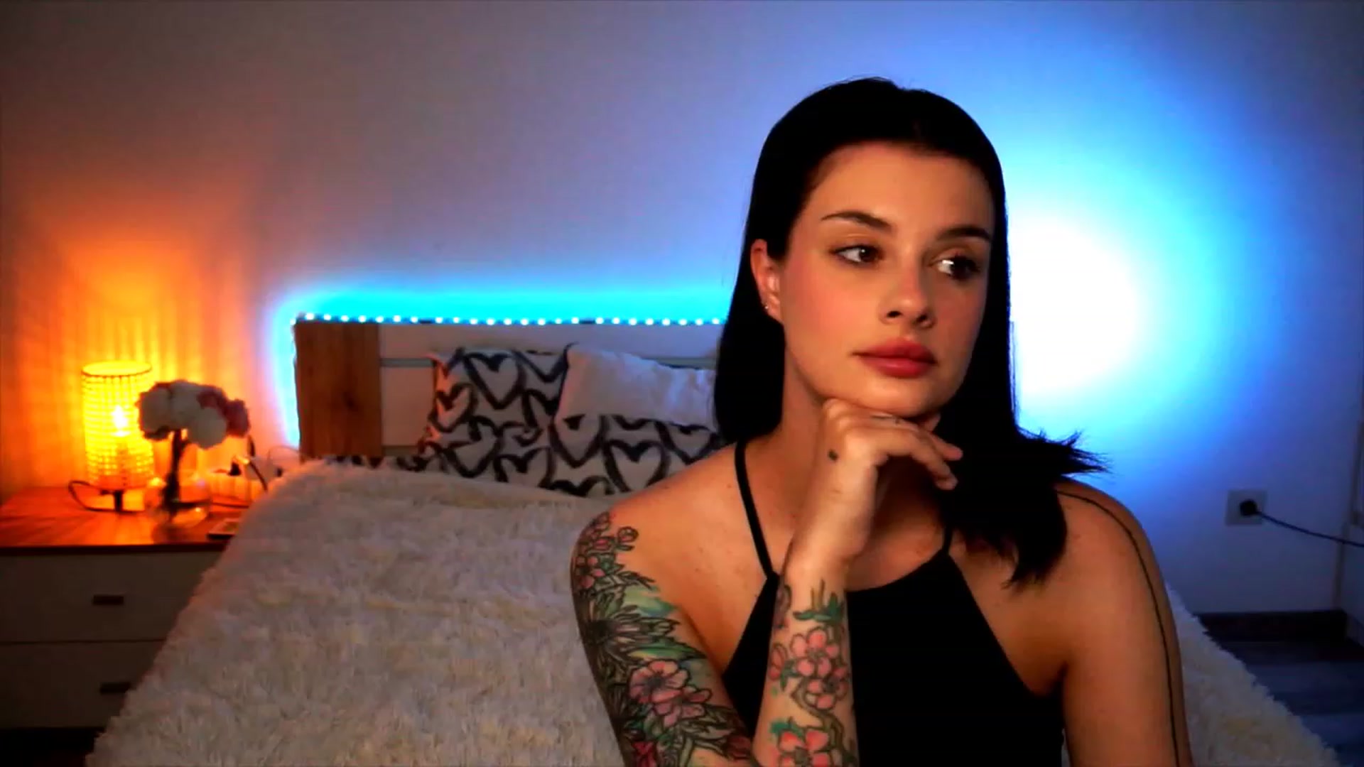 Gallery image thumbnail from lucynutty's myfreecams stream on, 08/01/2023, 08:05 image 12 of 20