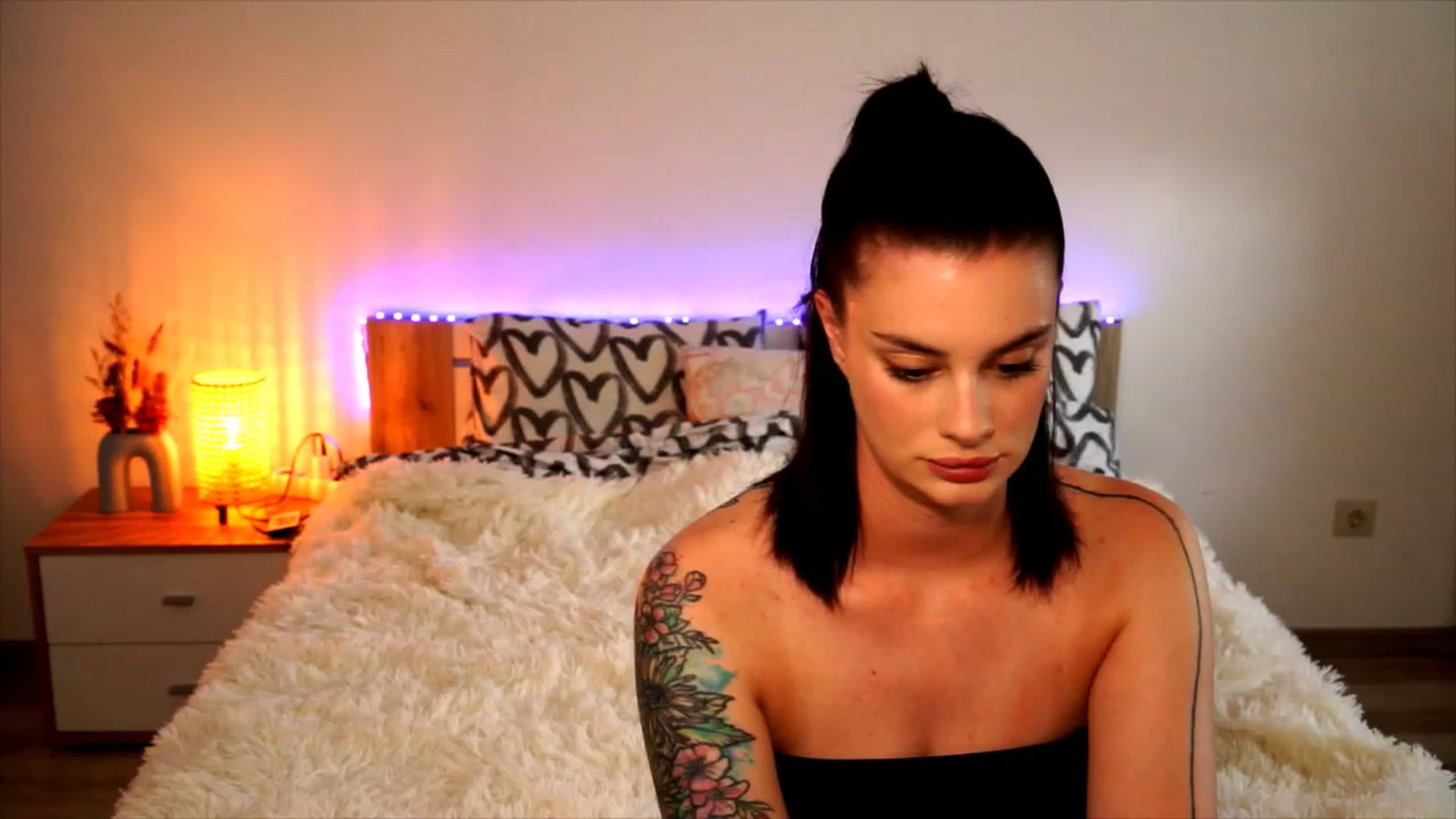 Gallery image thumbnail from lucynutty's myfreecams stream on, 08/03/2023, 15:48 image 5 of 20