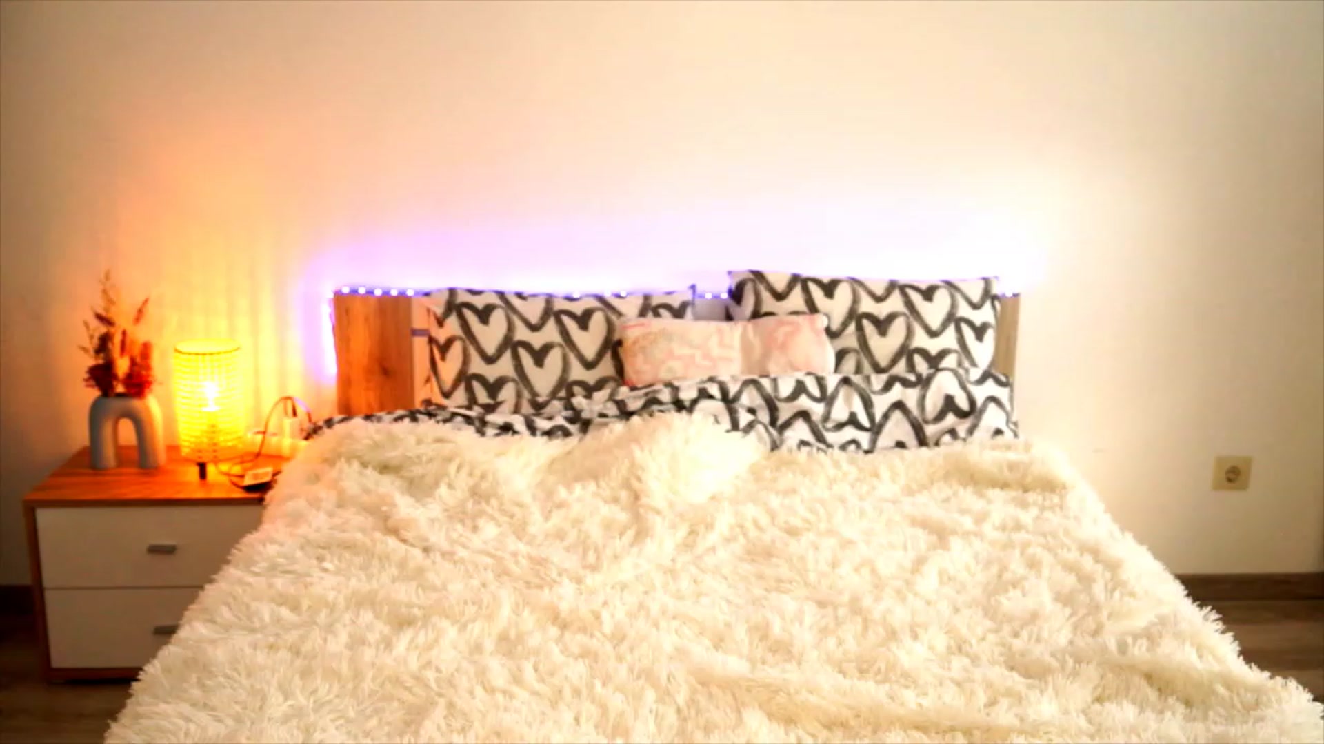 Gallery image thumbnail from lucynutty's myfreecams stream on, 08/03/2023, 15:48 image 9 of 20