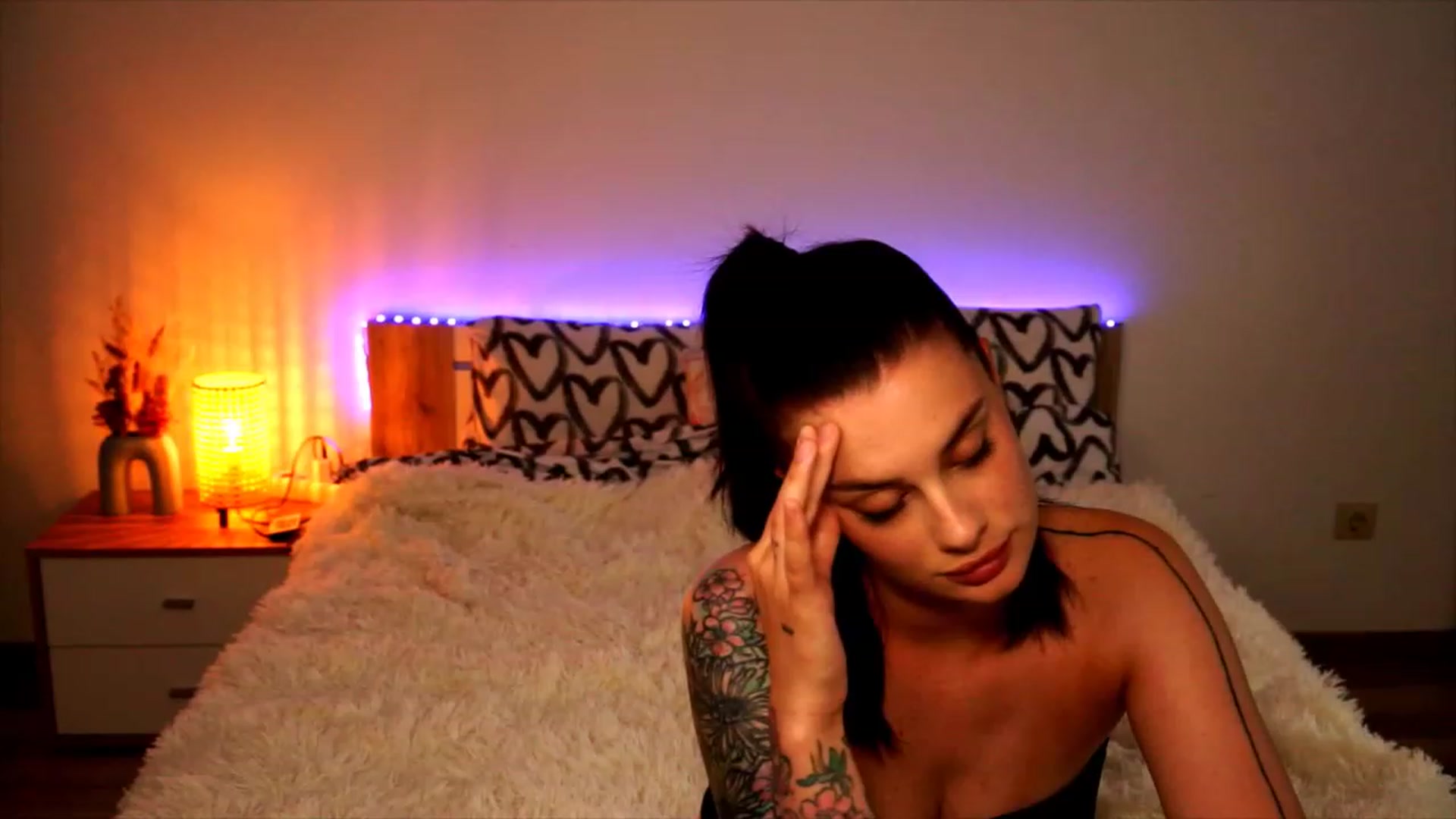 Gallery image thumbnail from lucynutty's myfreecams stream on, 08/03/2023, 16:14 image 16 of 20