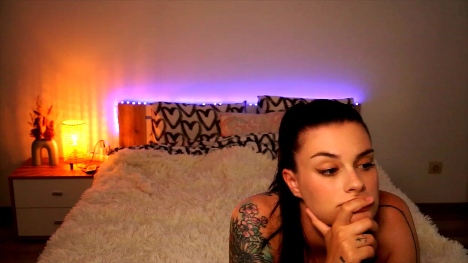 Gallery image thumbnail from lucynutty's myfreecams stream on, 08/03/2023, 16:14 image 2 of 20