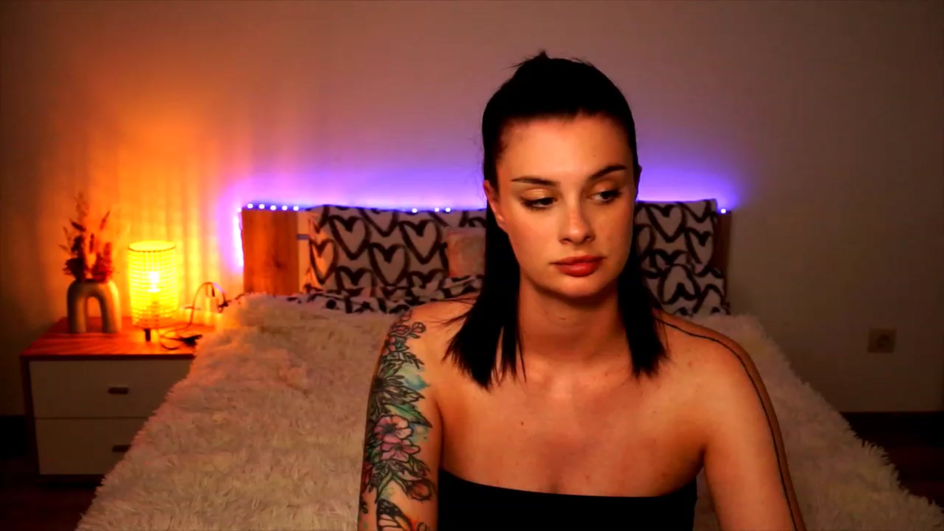 Gallery image thumbnail from lucynutty's myfreecams stream on, 08/03/2023, 19:46 image 14 of 20