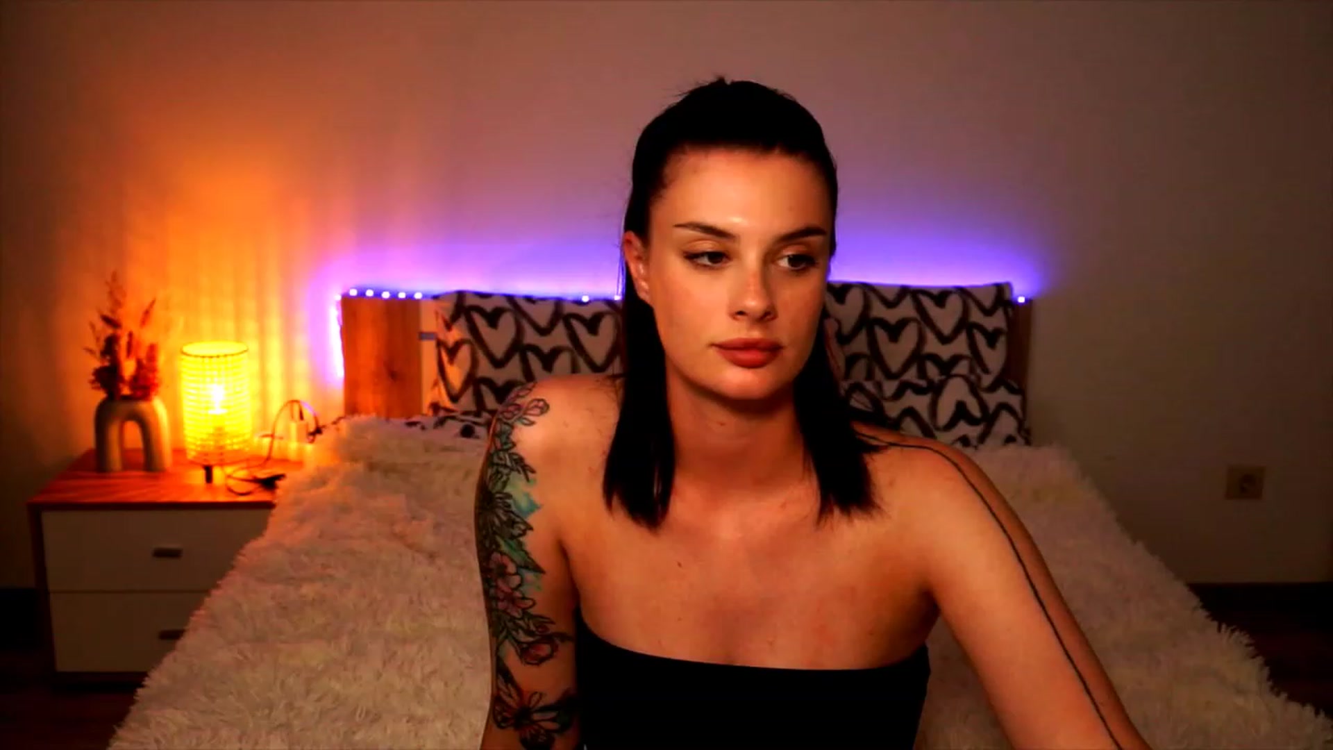 Gallery image thumbnail from lucynutty's myfreecams stream on, 08/03/2023, 19:46 image 19 of 20