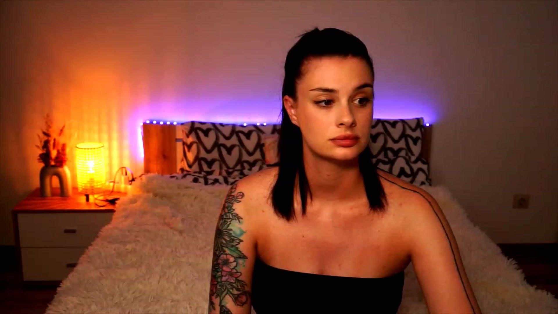 Gallery image thumbnail from lucynutty's myfreecams stream on, 08/03/2023, 19:46 image 3 of 20