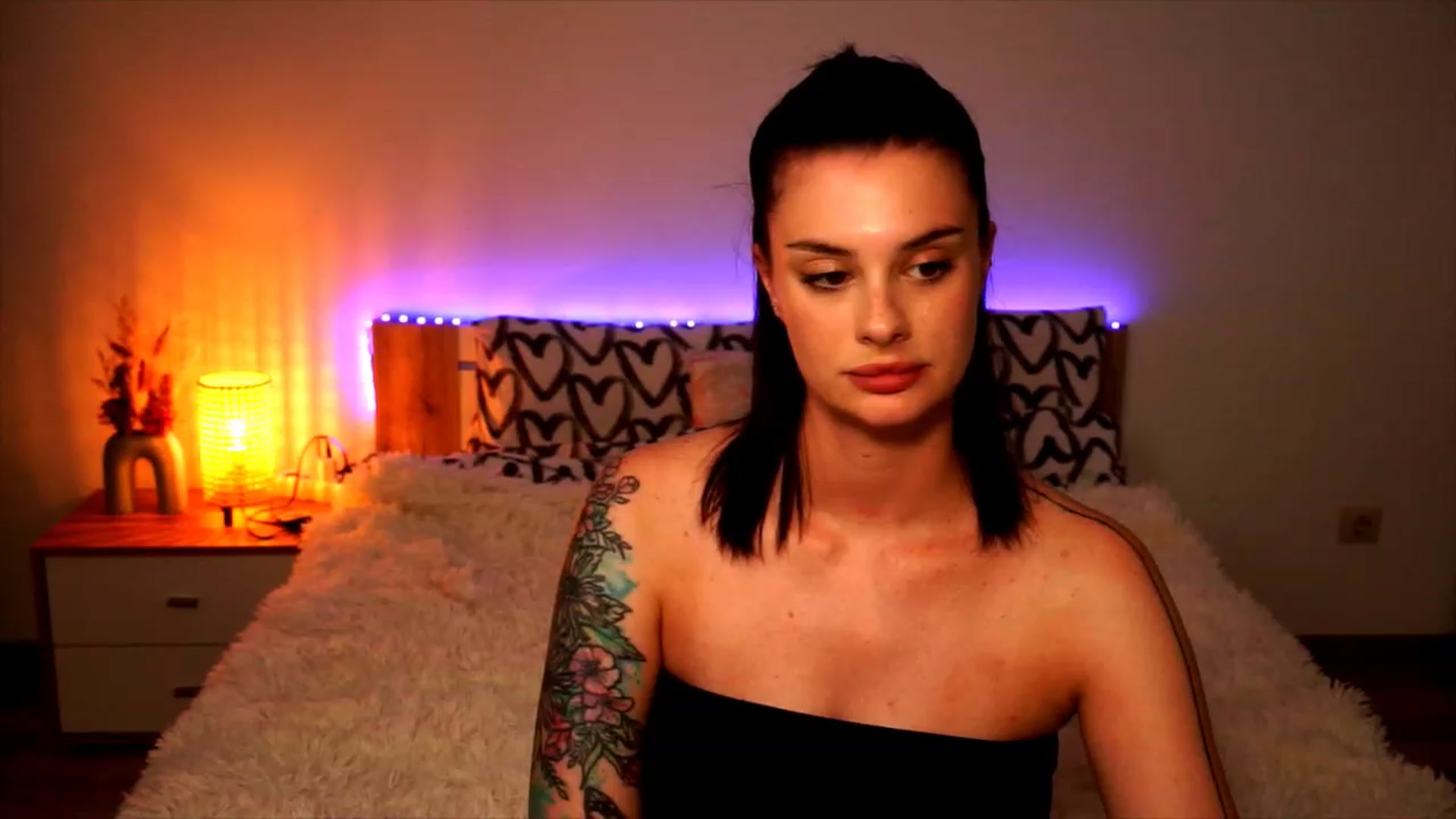Gallery image thumbnail from lucynutty's myfreecams stream on, 08/03/2023, 19:46 image 12 of 20