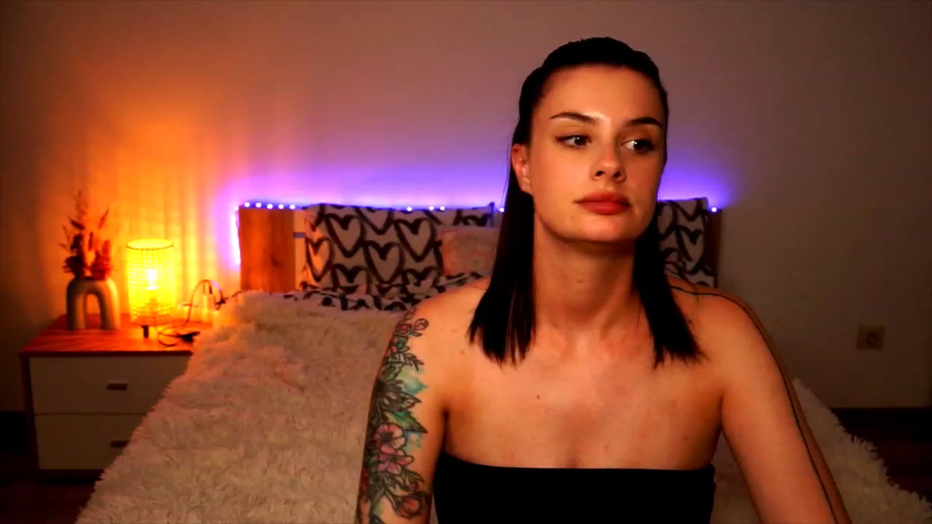 Gallery image thumbnail from lucynutty's myfreecams stream on, 08/03/2023, 19:46 image 20 of 20