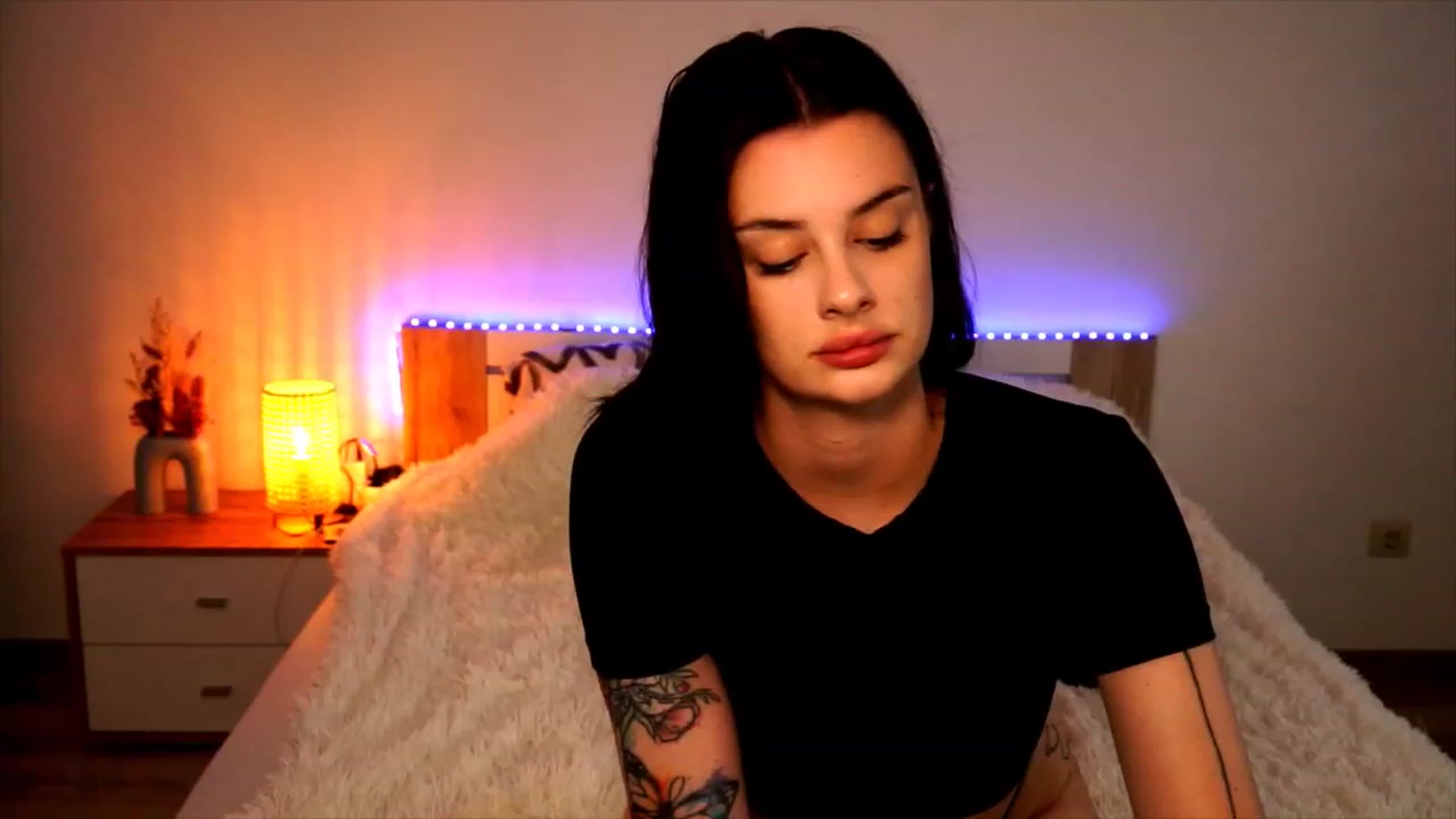 Gallery image thumbnail from lucynutty's myfreecams stream on, 08/06/2023, 07:46 image 8 of 20