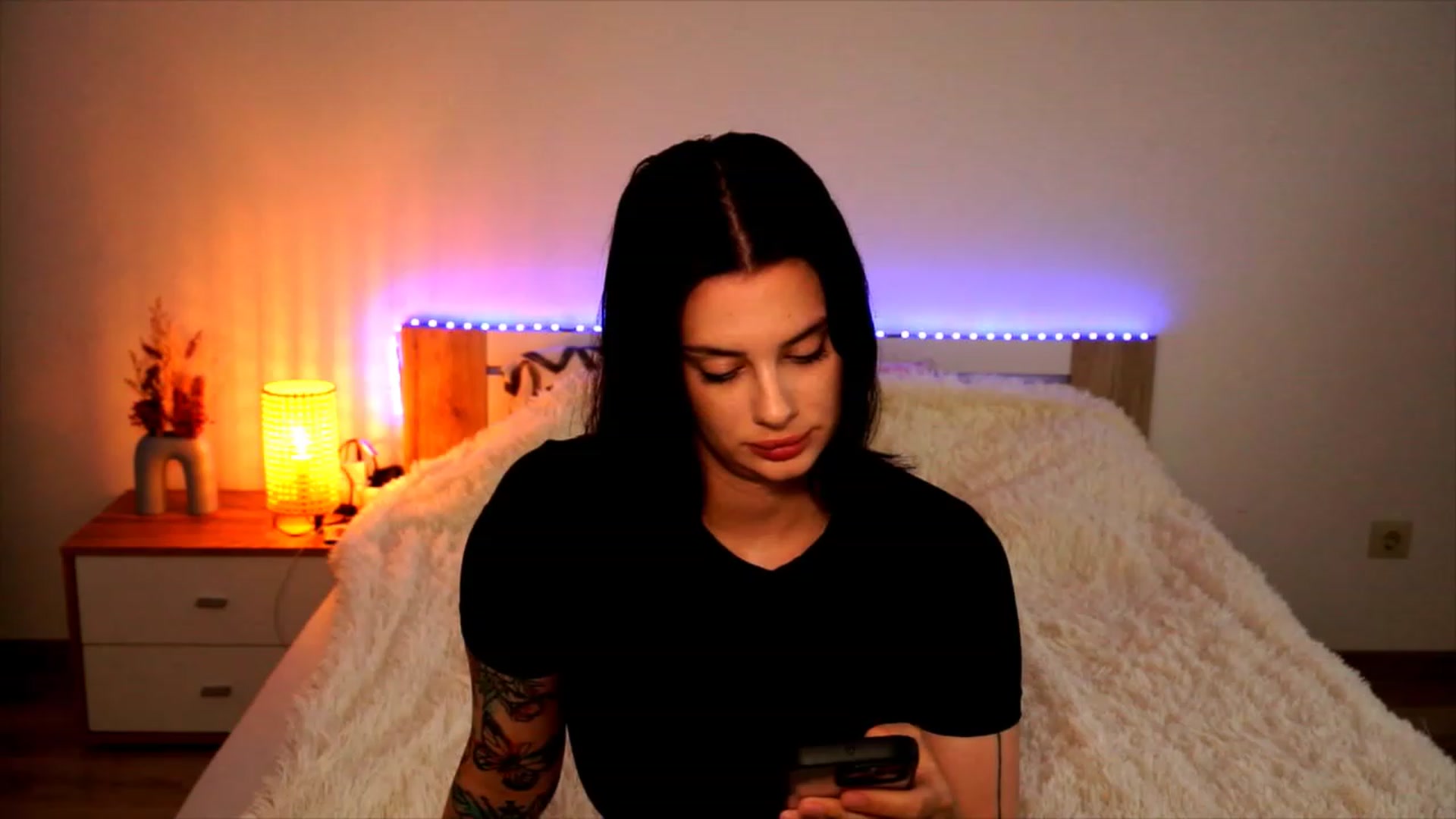 Gallery image thumbnail from lucynutty's myfreecams stream on, 08/06/2023, 07:46 image 13 of 20