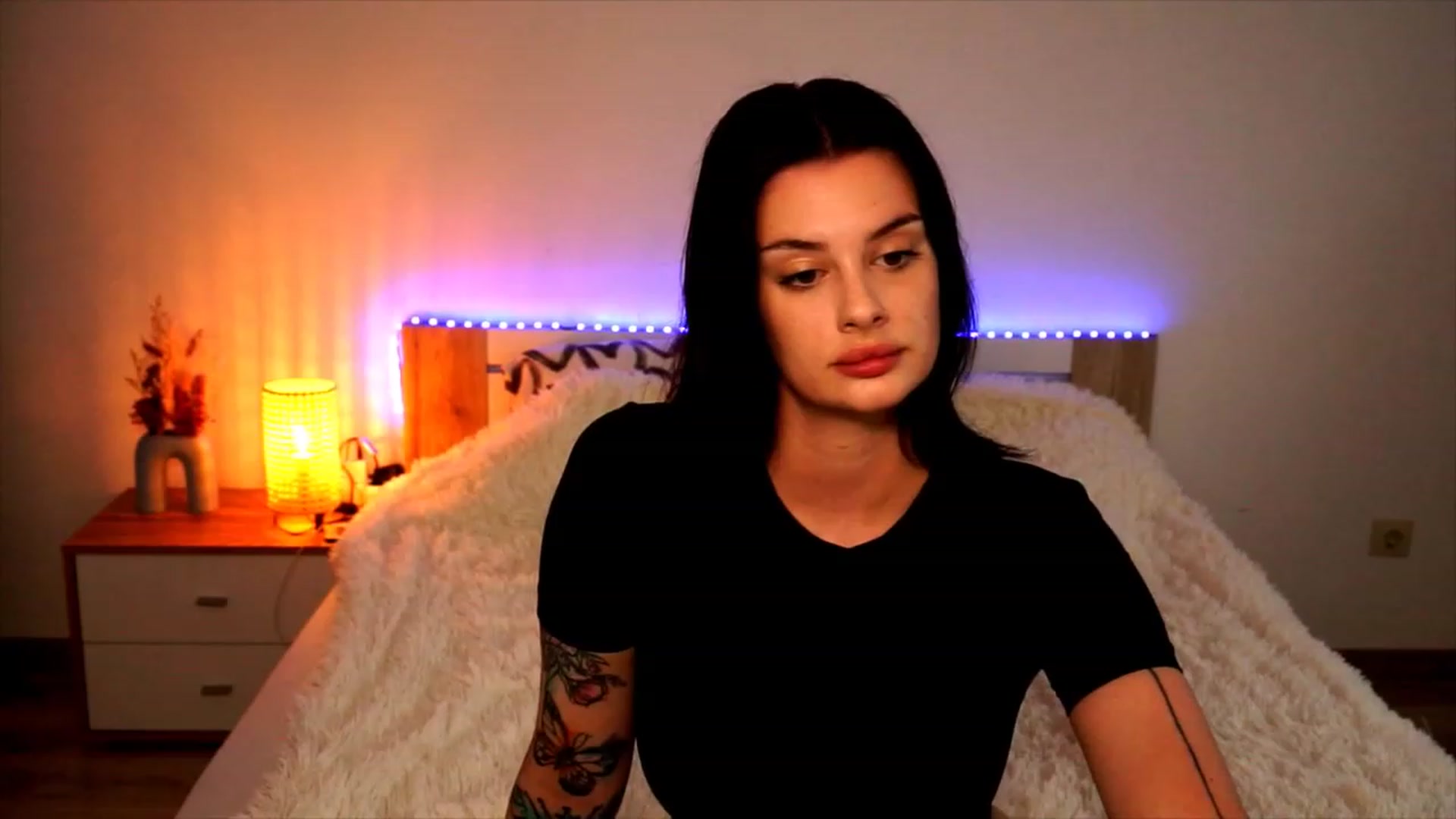 Gallery image thumbnail from lucynutty's myfreecams stream on, 08/06/2023, 07:46 image 11 of 20