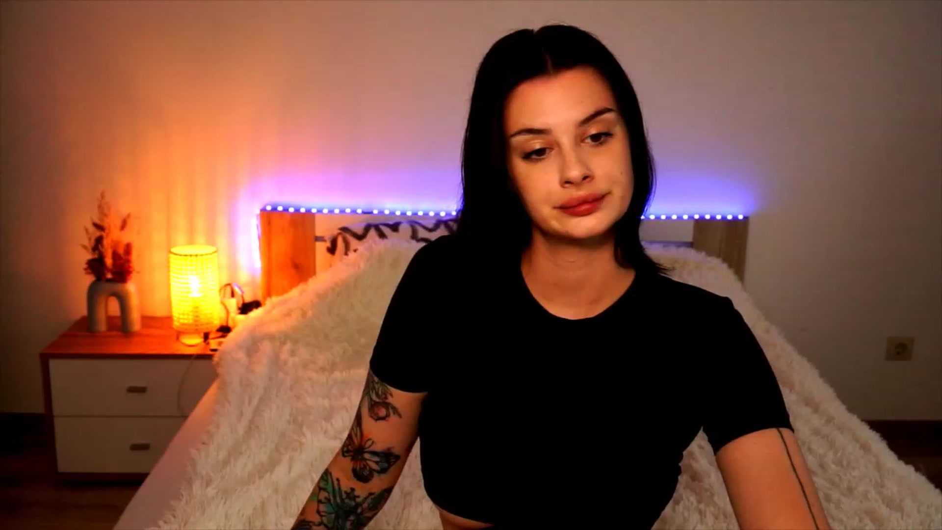 Gallery image thumbnail from lucynutty's myfreecams stream on, 08/06/2023, 07:46 image 10 of 20