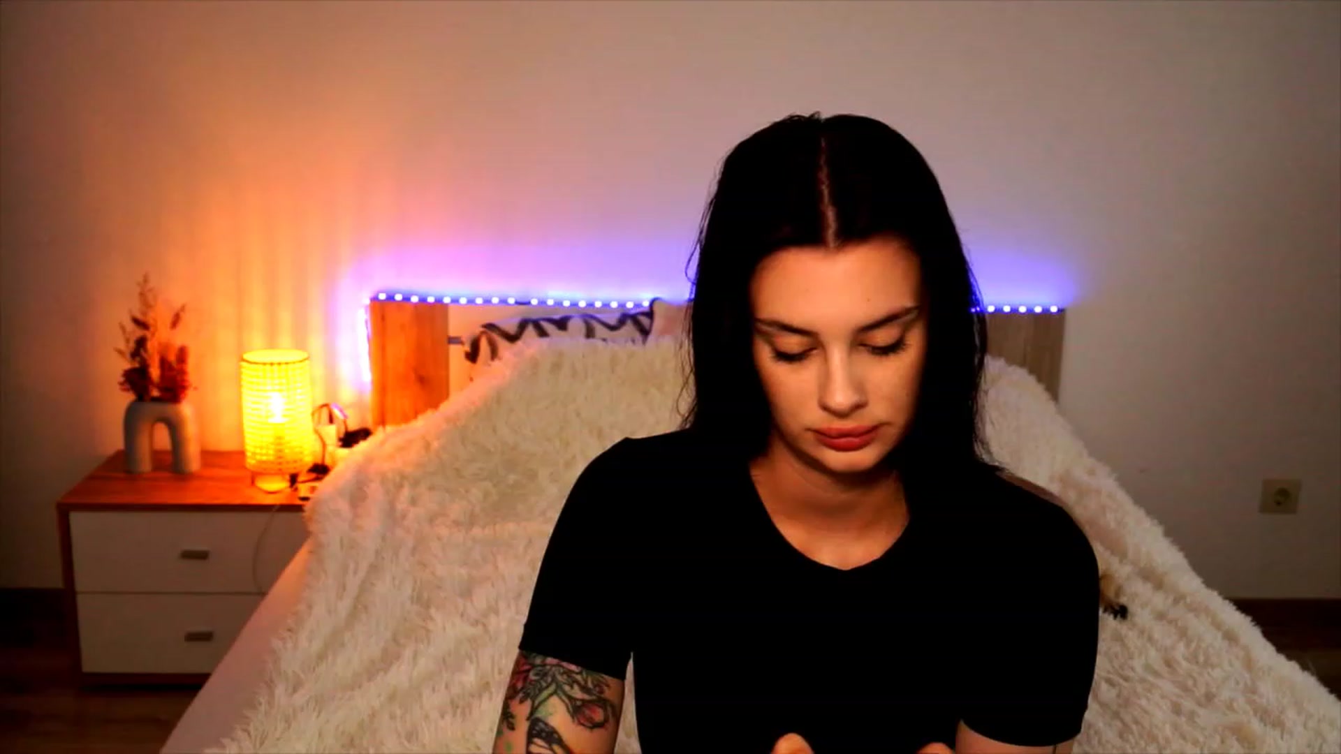 Gallery image thumbnail from lucynutty's myfreecams stream on, 08/06/2023, 07:46 image 2 of 20