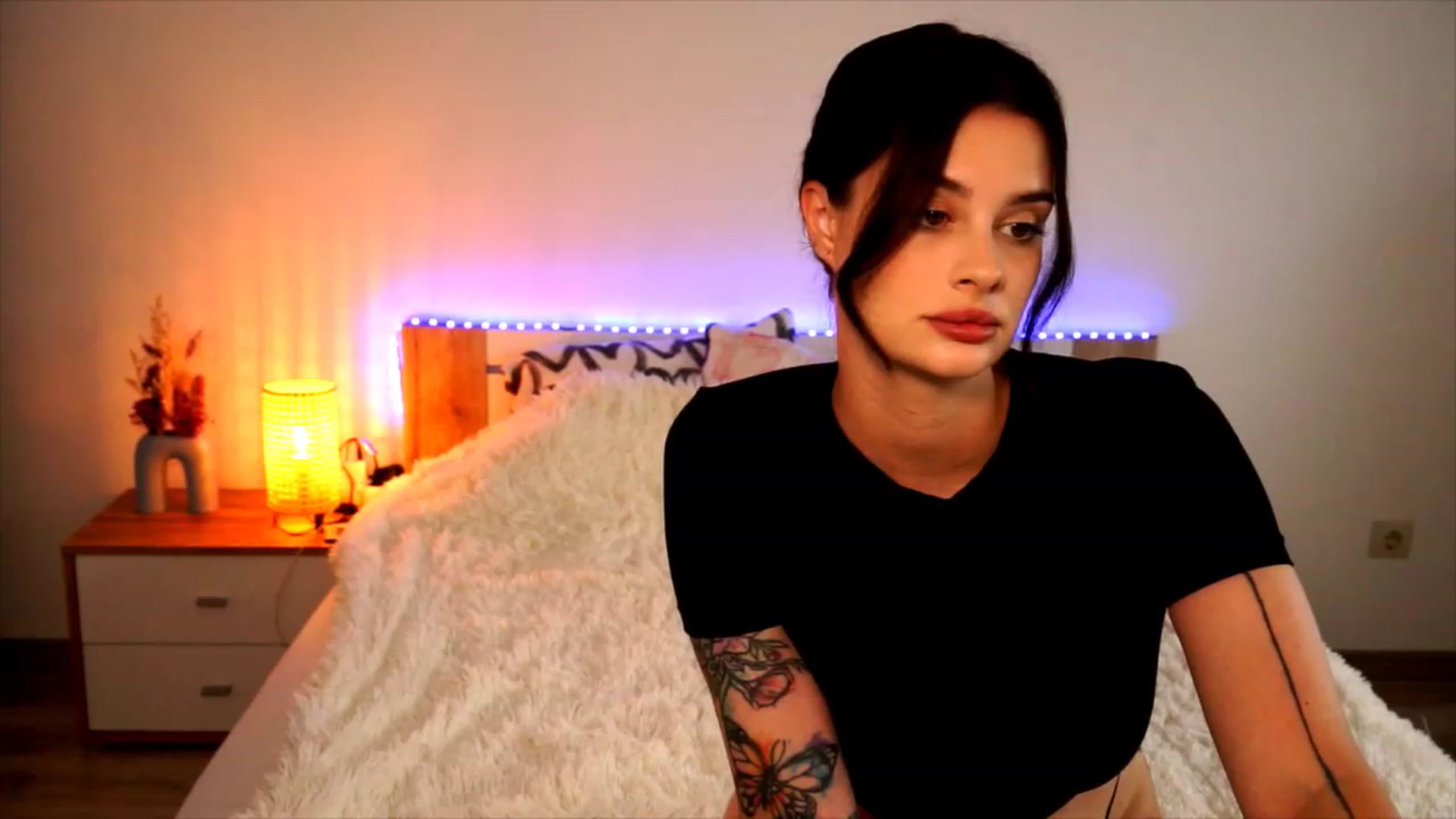 Gallery image thumbnail from lucynutty's myfreecams stream on, 08/06/2023, 08:44 image 5 of 20