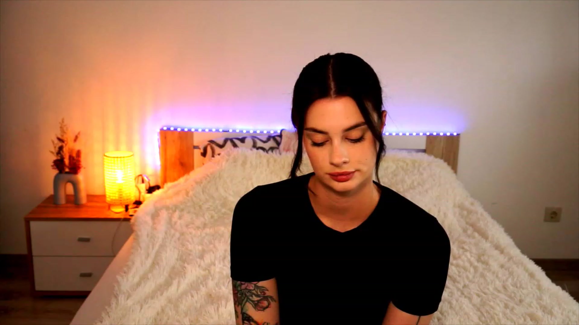 Gallery image thumbnail from lucynutty's myfreecams stream on, 08/06/2023, 08:44 image 12 of 20