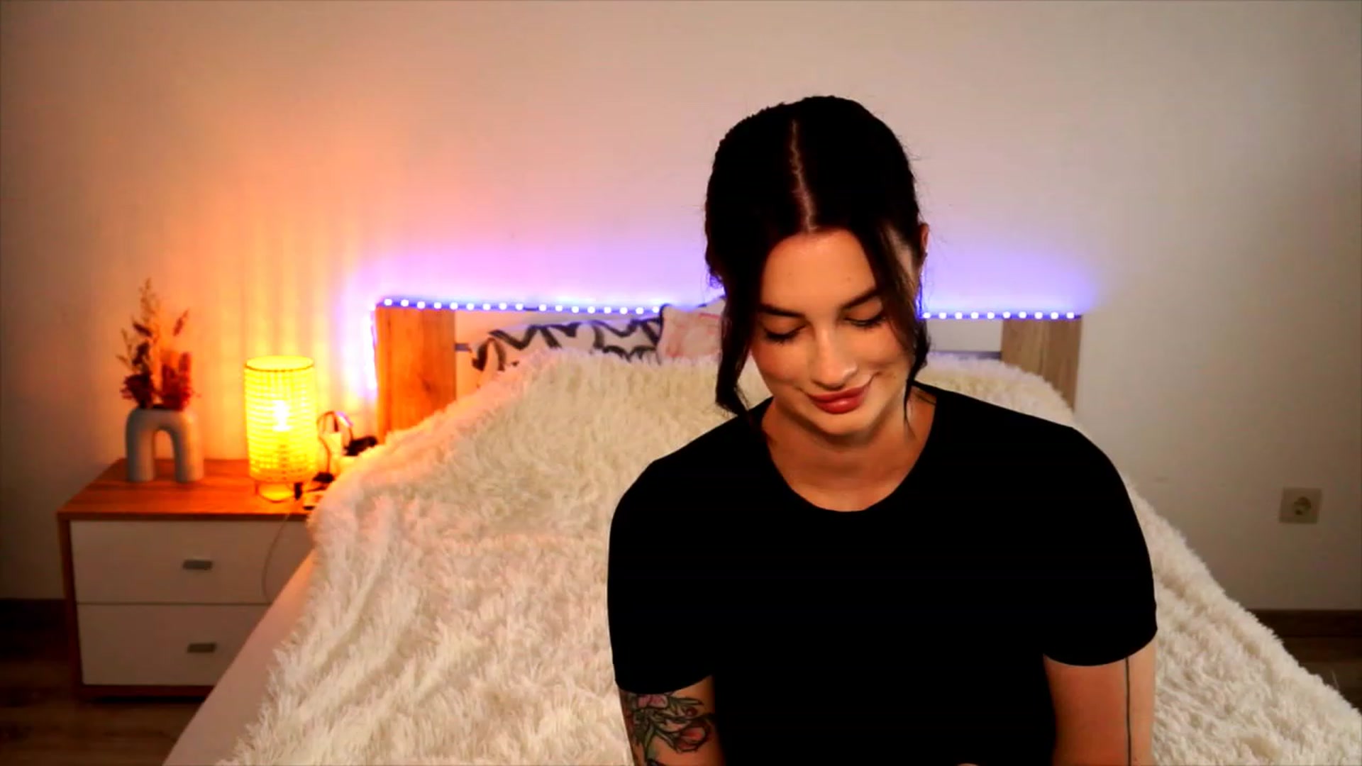 Gallery image thumbnail from lucynutty's myfreecams stream on, 08/06/2023, 08:44 image 7 of 20