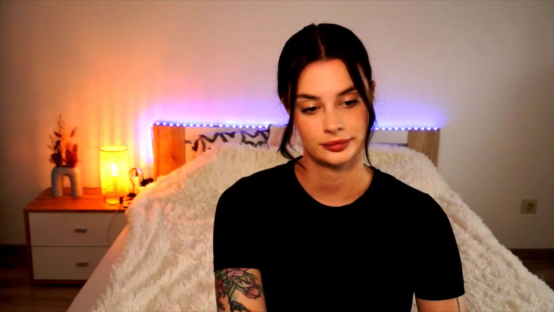 Gallery image thumbnail from lucynutty's myfreecams stream on, 08/06/2023, 08:44 image 16 of 20