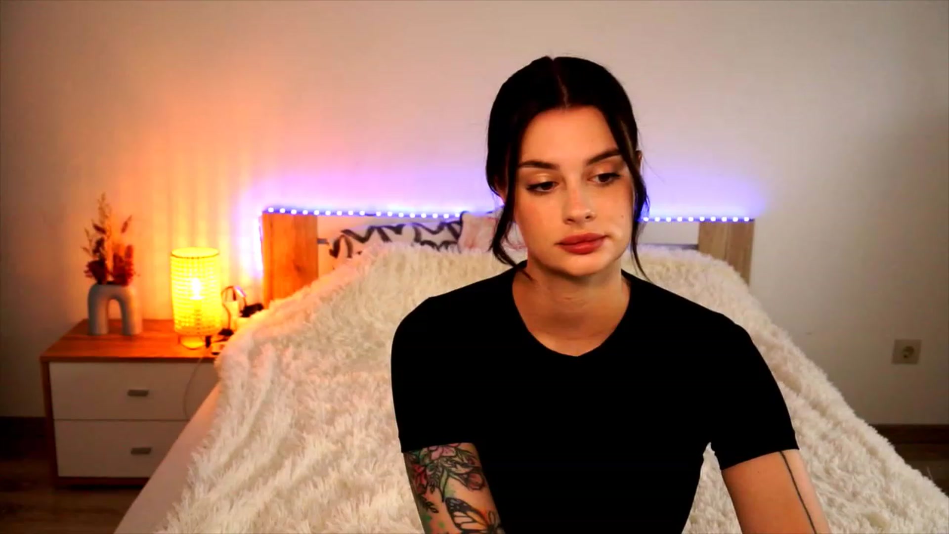 Gallery image thumbnail from lucynutty's myfreecams stream on, 08/06/2023, 08:44 image 13 of 20