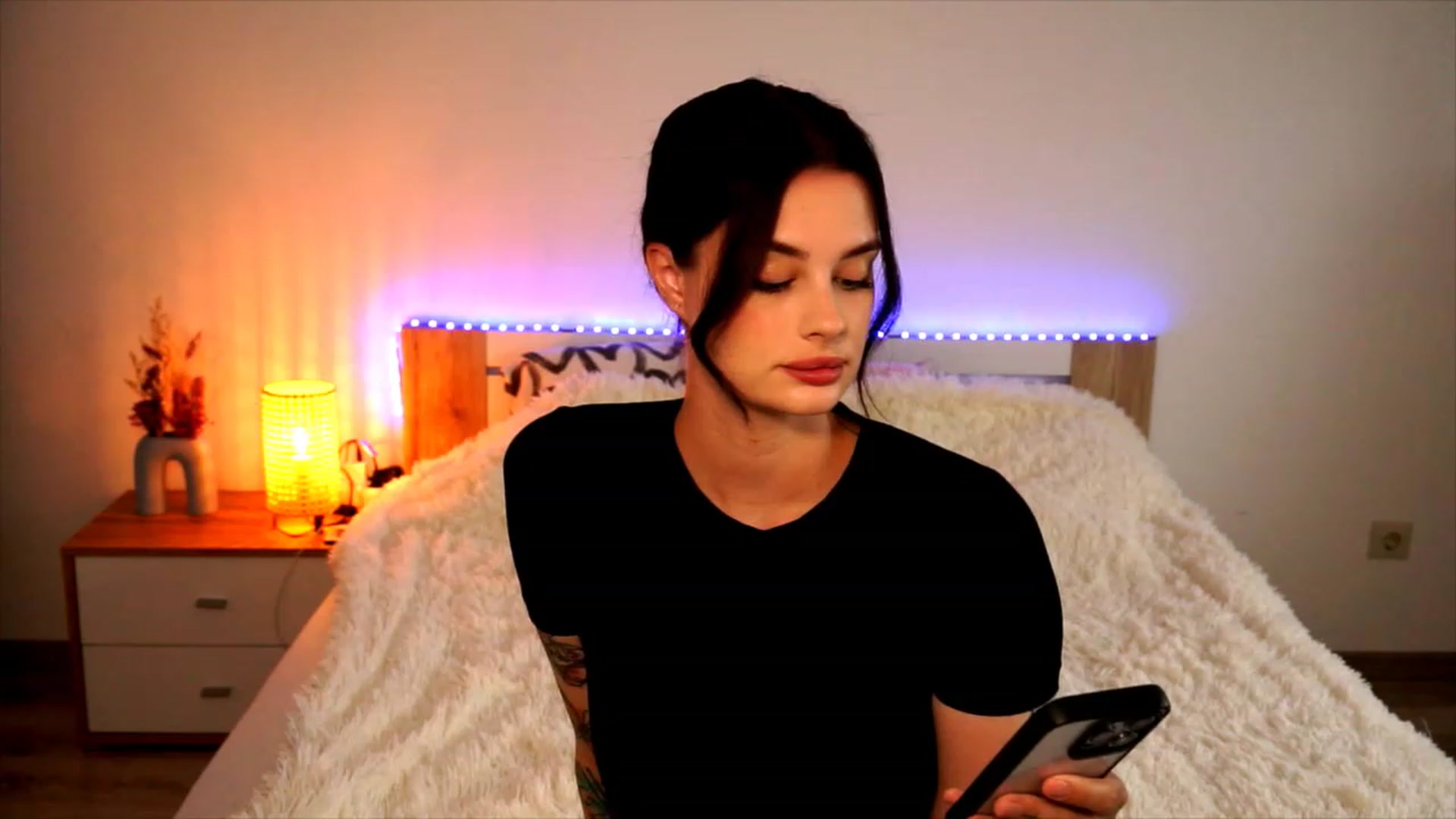 Gallery image thumbnail from lucynutty's myfreecams stream on, 08/06/2023, 08:44 image 3 of 20