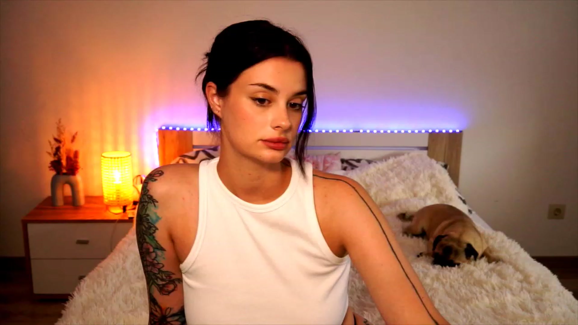Gallery image thumbnail from lucynutty's myfreecams stream on, 08/06/2023, 14:45 image 9 of 20