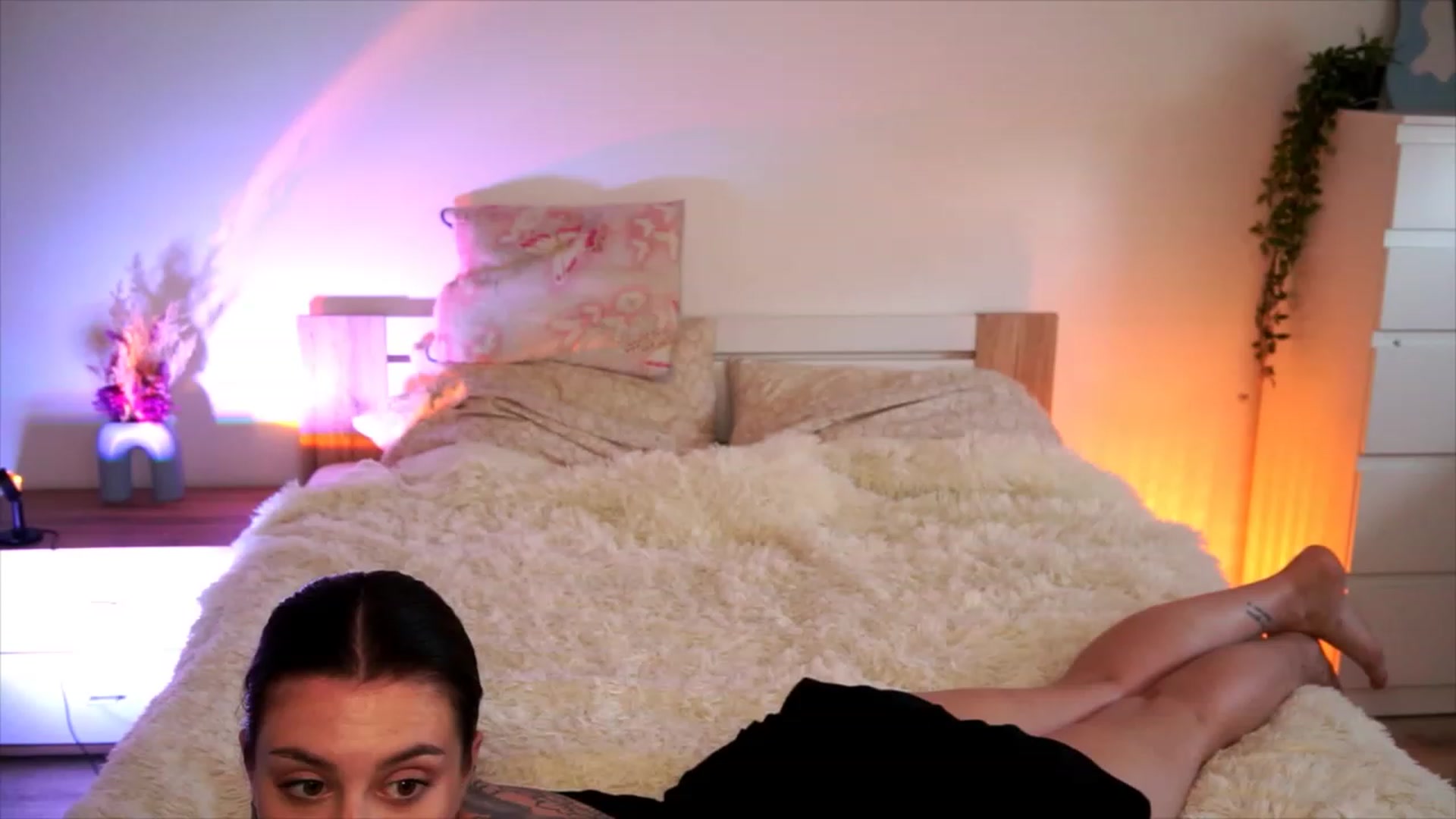Gallery image thumbnail from lucynutty's myfreecams stream on, 08/13/2023, 14:45 image 18 of 20