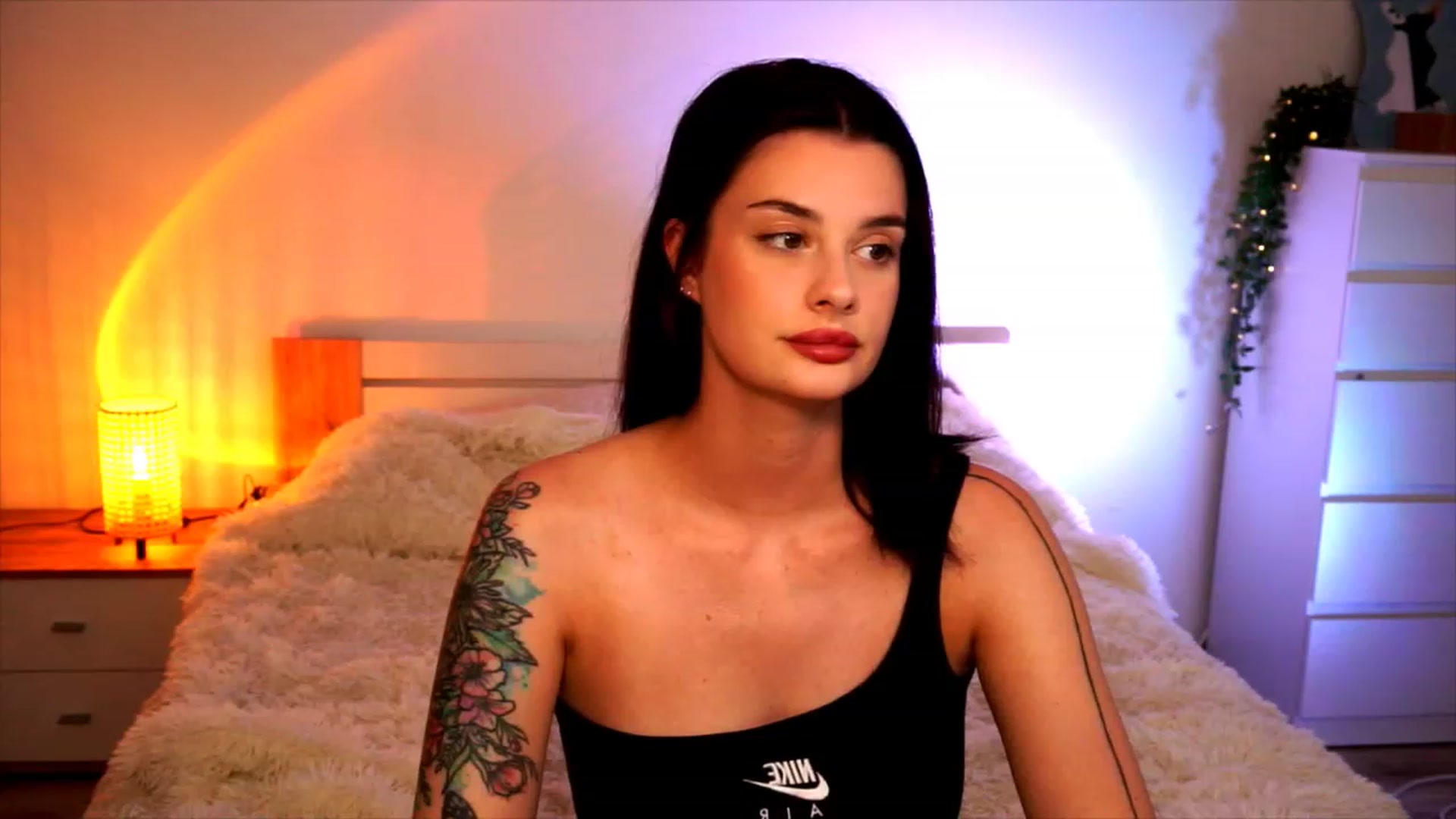 Gallery image thumbnail from lucynutty's myfreecams stream on, 08/16/2023, 16:18 image 7 of 20