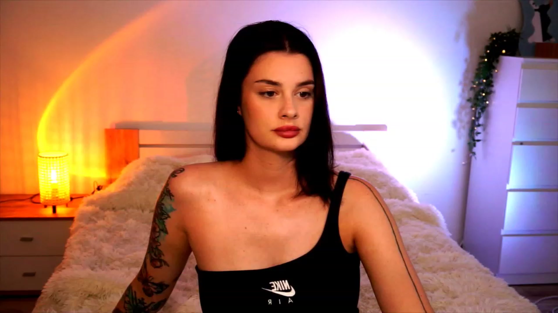 Gallery image thumbnail from lucynutty's myfreecams stream on, 08/16/2023, 16:18 image 4 of 20