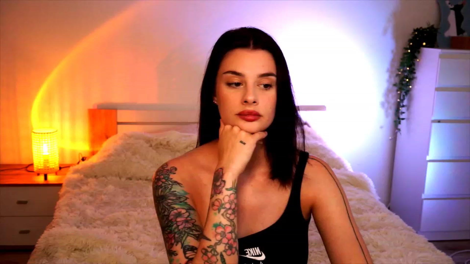 Gallery image thumbnail from lucynutty's myfreecams stream on, 08/16/2023, 16:18 image 12 of 20