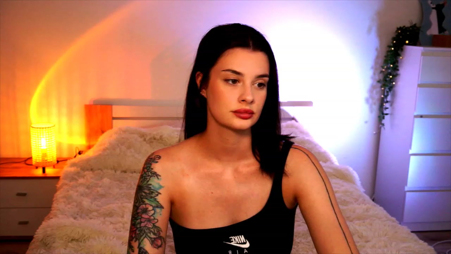 Gallery image thumbnail from lucynutty's myfreecams stream on, 08/16/2023, 16:18 image 8 of 20