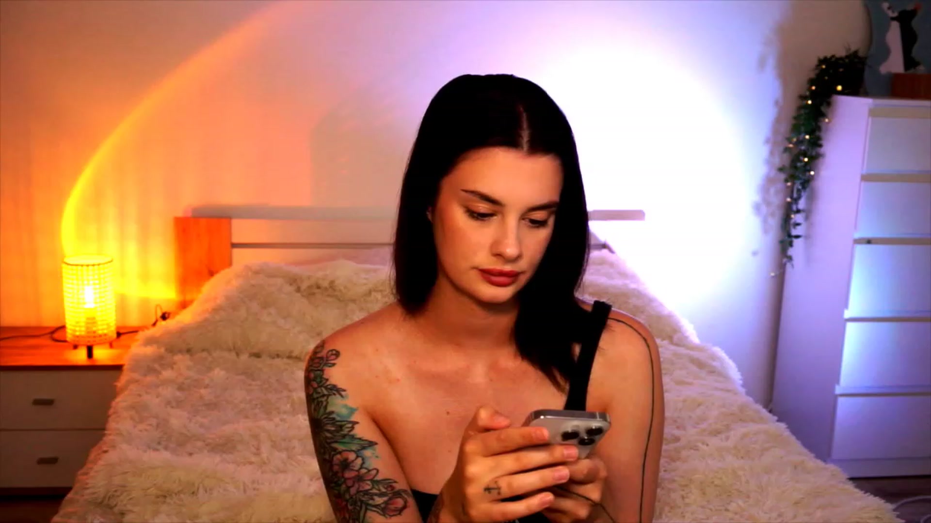 Gallery image thumbnail from lucynutty's myfreecams stream on, 08/16/2023, 16:38 image 4 of 20