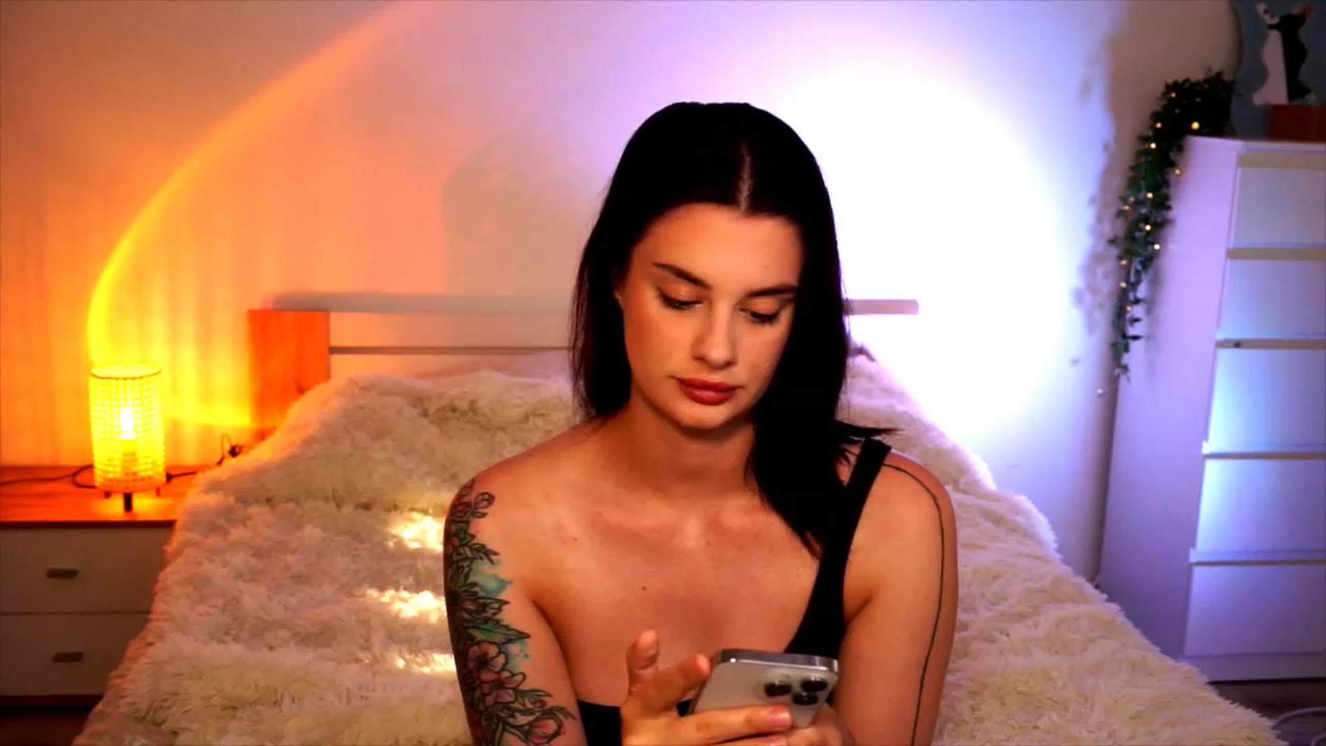 Gallery image thumbnail from lucynutty's myfreecams stream on, 08/16/2023, 16:38 image 9 of 20