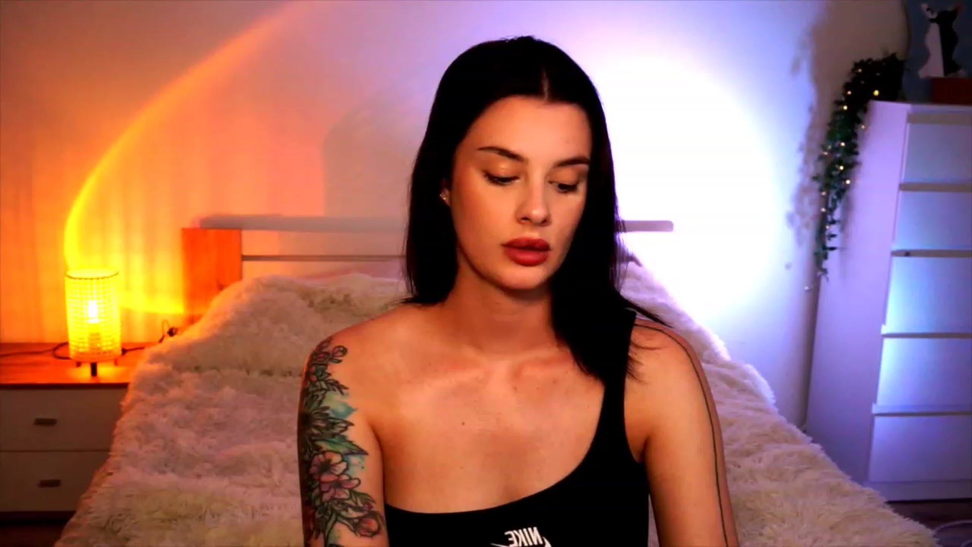 Gallery image thumbnail from lucynutty's myfreecams stream on, 08/16/2023, 17:27 image 11 of 20