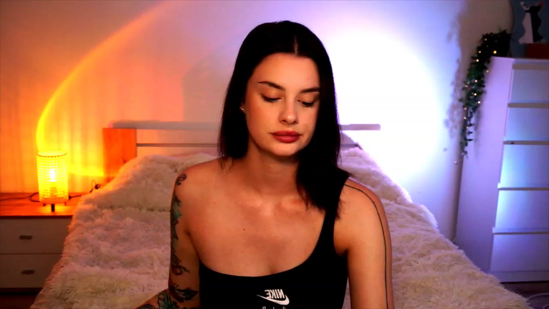 Gallery image thumbnail from lucynutty's myfreecams stream on, 08/16/2023, 17:27 image 4 of 20