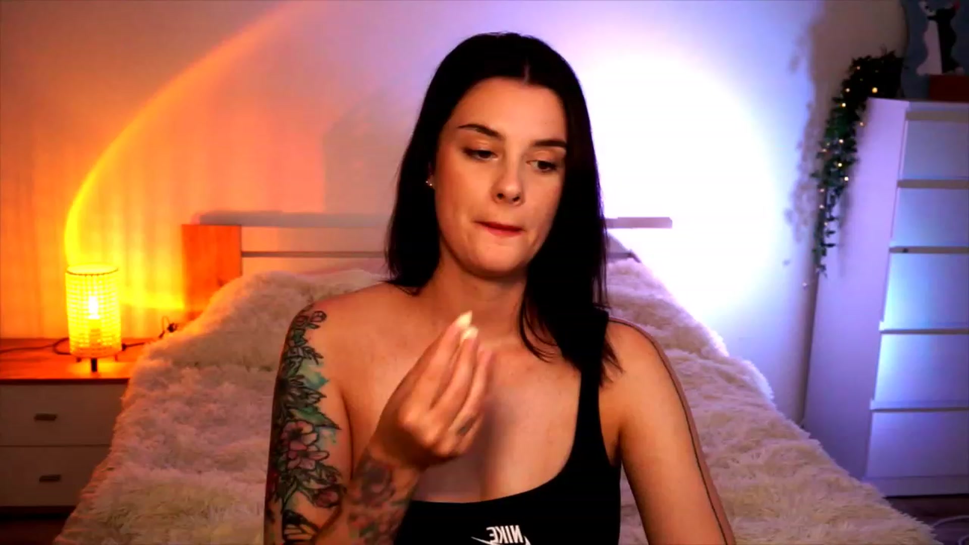 Gallery image thumbnail from lucynutty's myfreecams stream on, 08/16/2023, 17:27 image 20 of 20