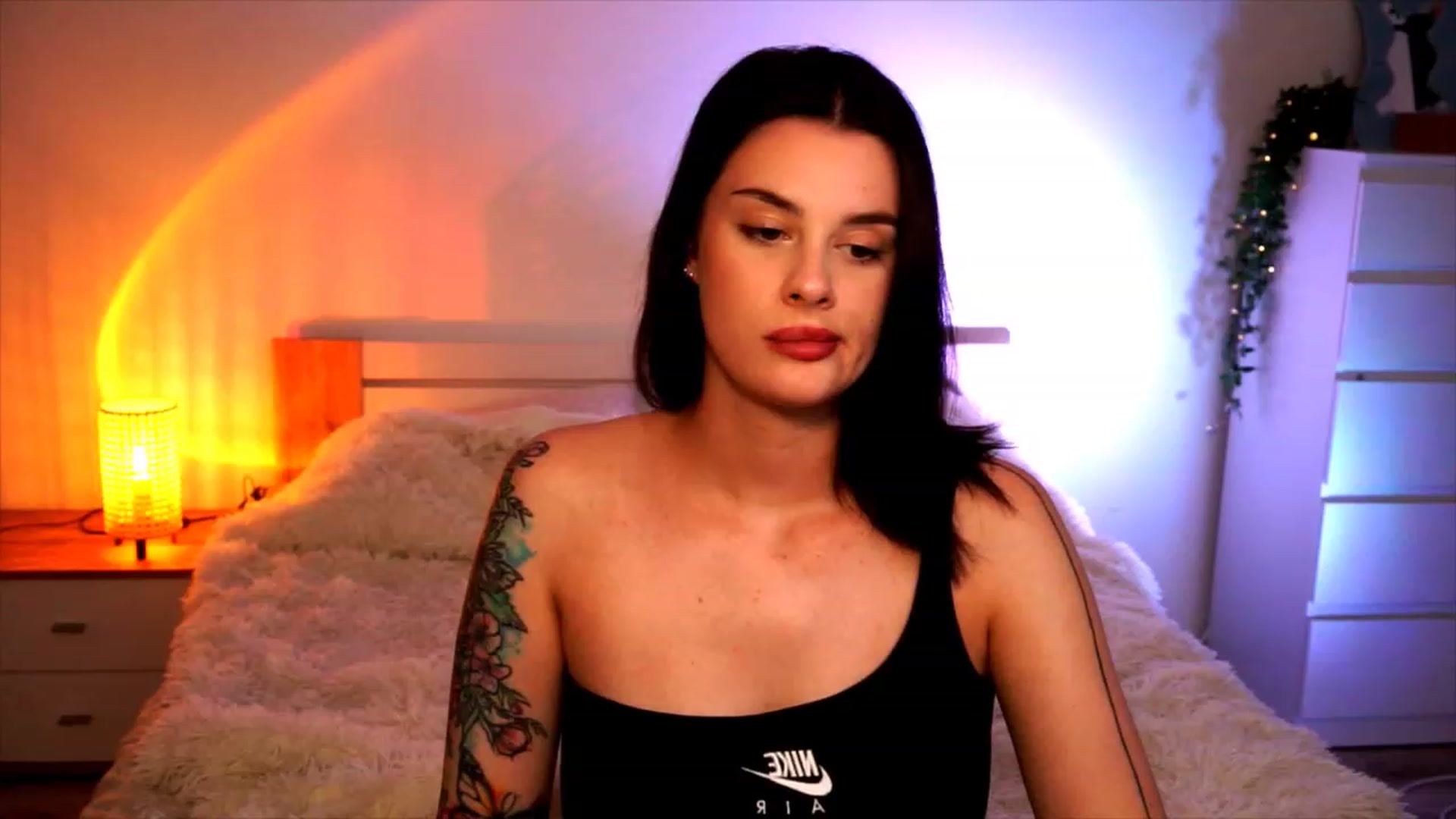 Gallery image thumbnail from lucynutty's myfreecams stream on, 08/16/2023, 17:27 image 12 of 20