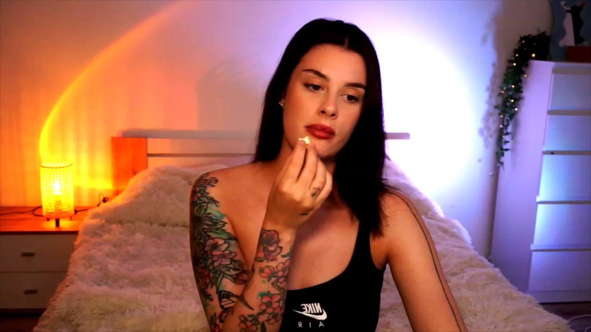 Gallery image thumbnail from lucynutty's myfreecams stream on, 08/16/2023, 17:27 image 2 of 20