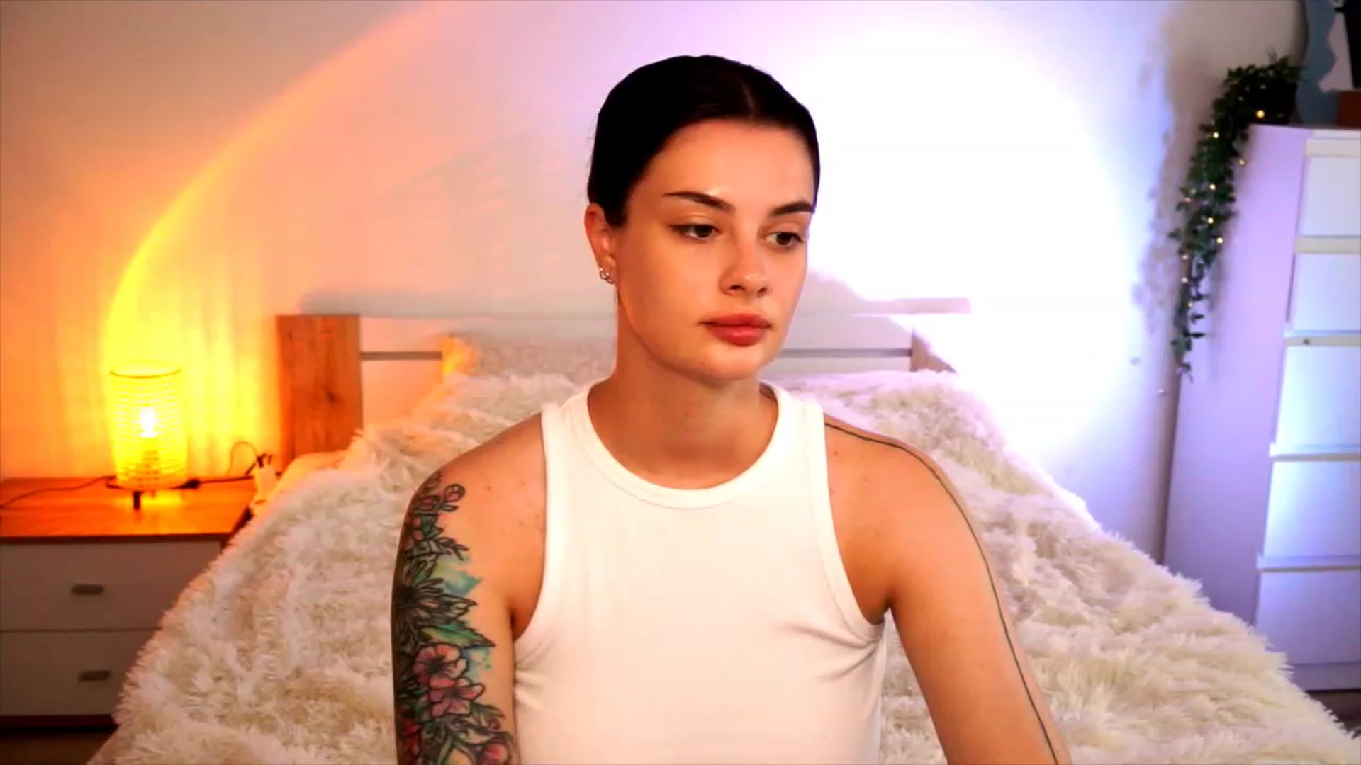 Gallery image thumbnail from lucynutty's myfreecams stream on, 08/17/2023, 08:19 image 16 of 20