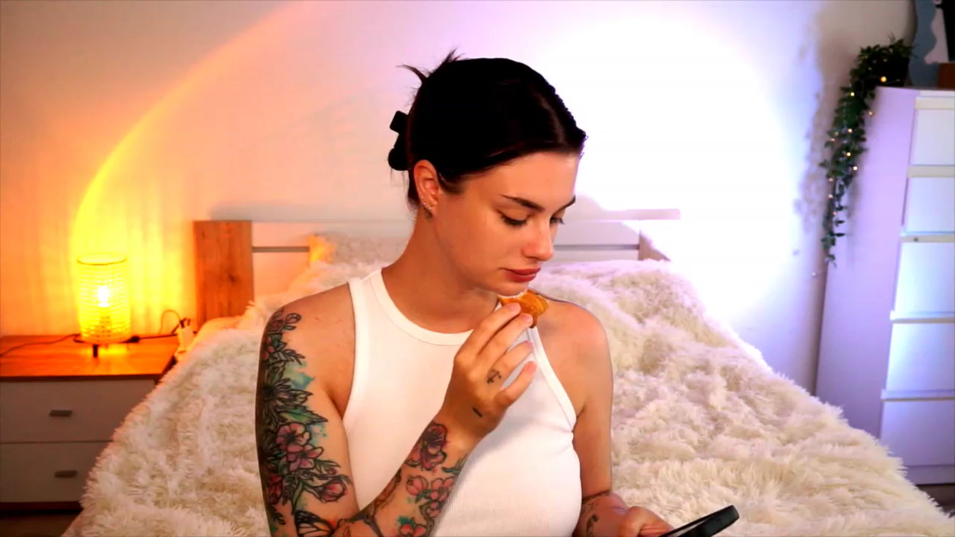 Gallery image thumbnail from lucynutty's myfreecams stream on, 08/17/2023, 08:19 image 18 of 20