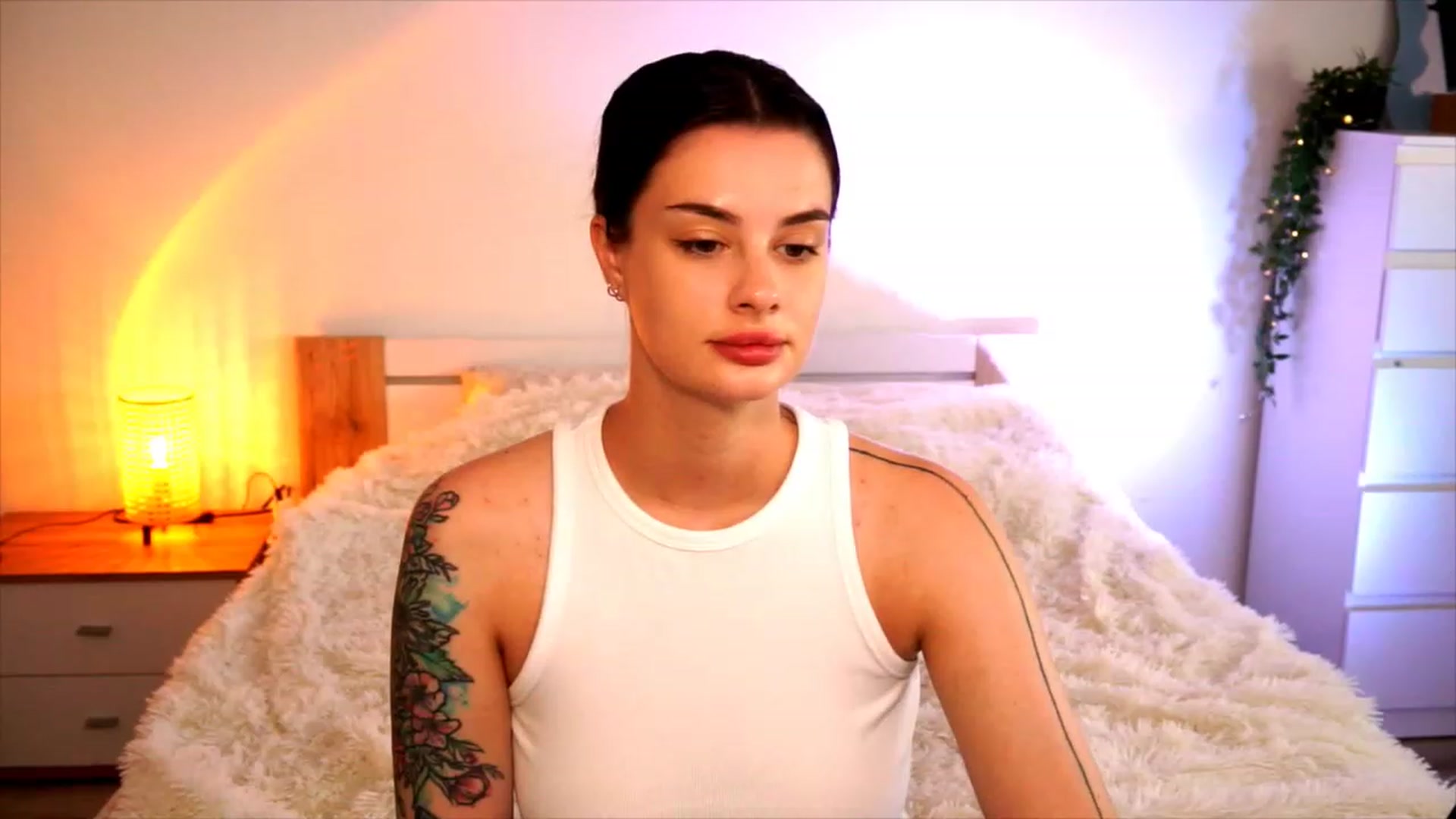 Gallery image thumbnail from lucynutty's myfreecams stream on, 08/17/2023, 08:19 image 3 of 20