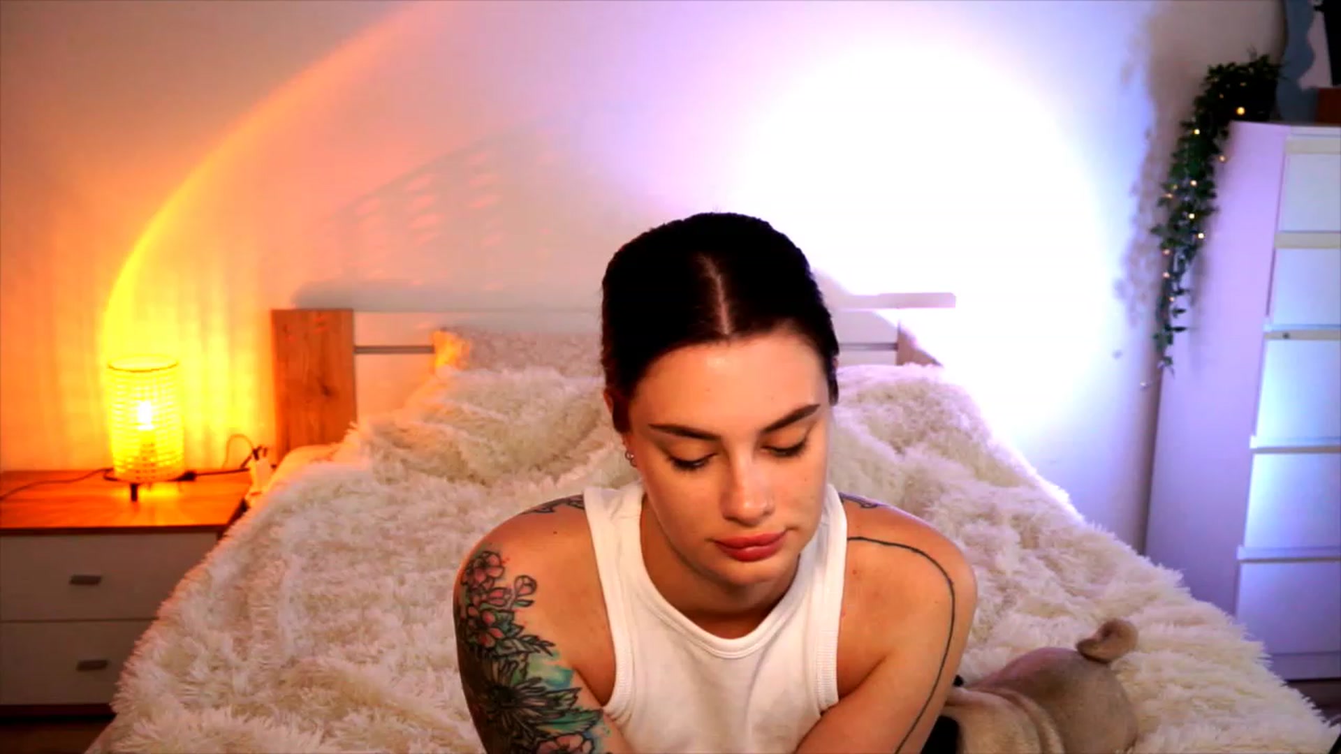 Gallery image thumbnail from lucynutty's myfreecams stream on, 08/17/2023, 08:19 image 10 of 20