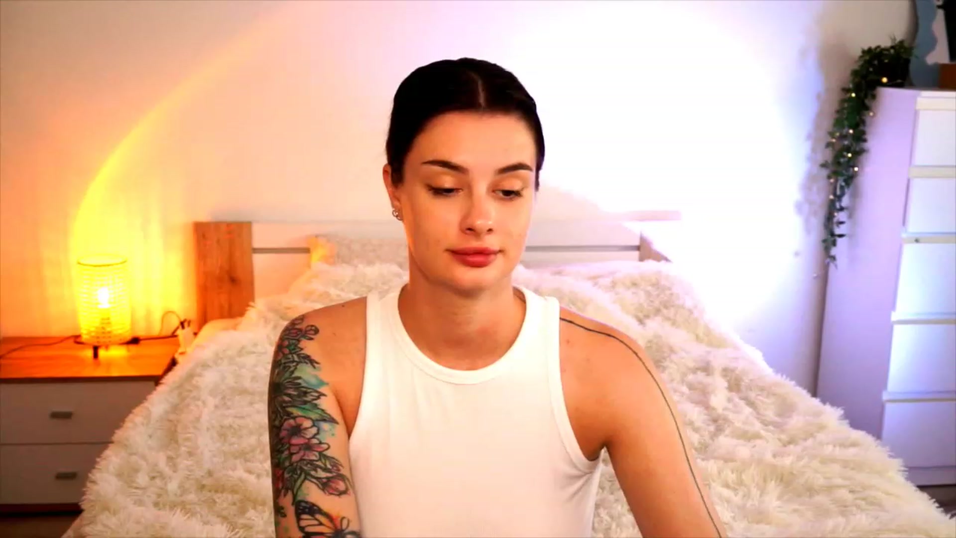 Gallery image thumbnail from lucynutty's myfreecams stream on, 08/17/2023, 08:19 image 20 of 20