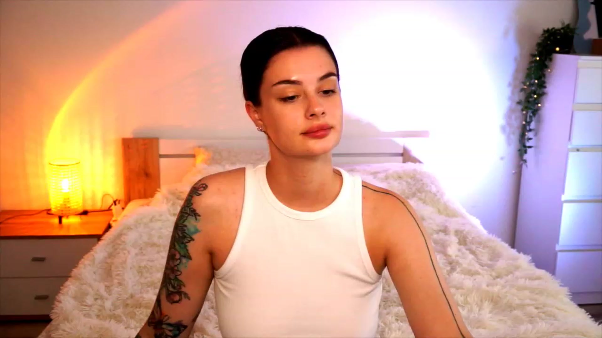 Gallery image thumbnail from lucynutty's myfreecams stream on, 08/17/2023, 08:19 image 15 of 20