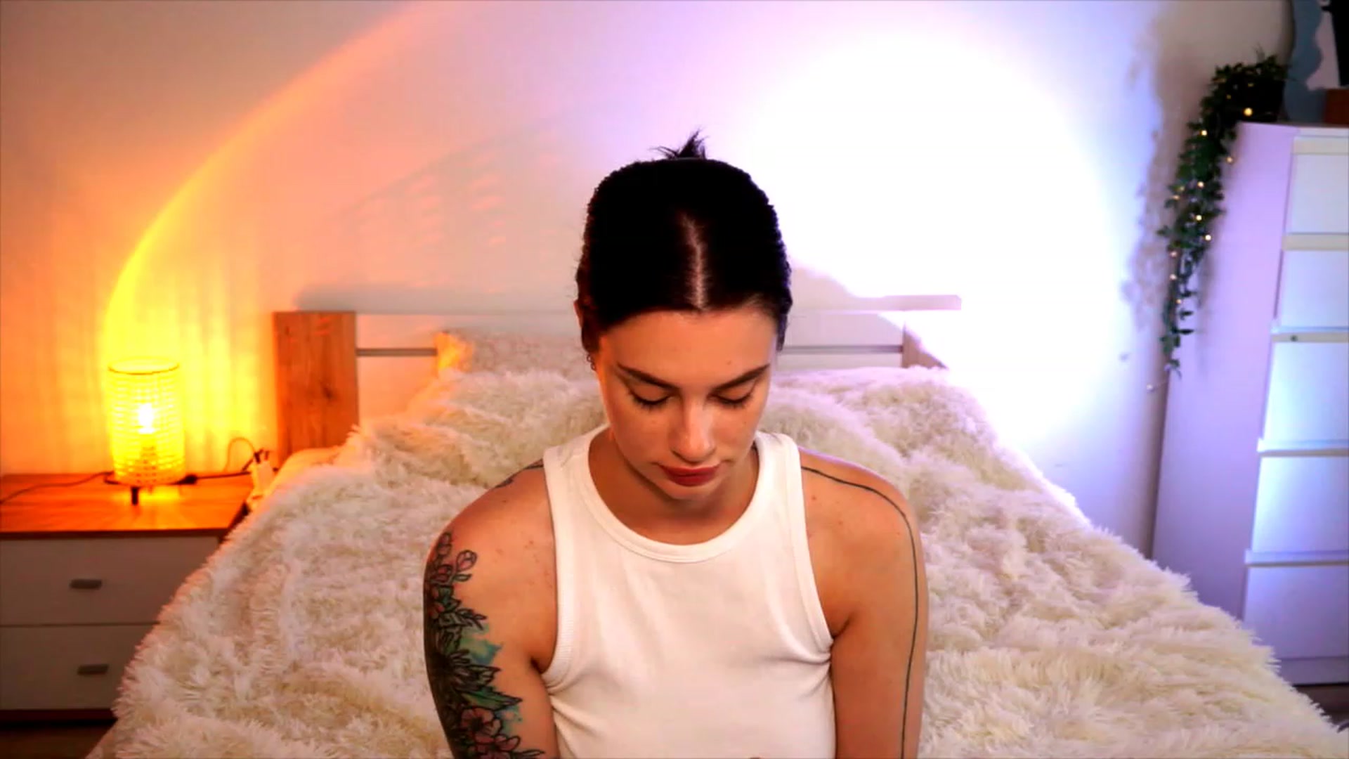 Gallery image thumbnail from lucynutty's myfreecams stream on, 08/17/2023, 08:19 image 13 of 20