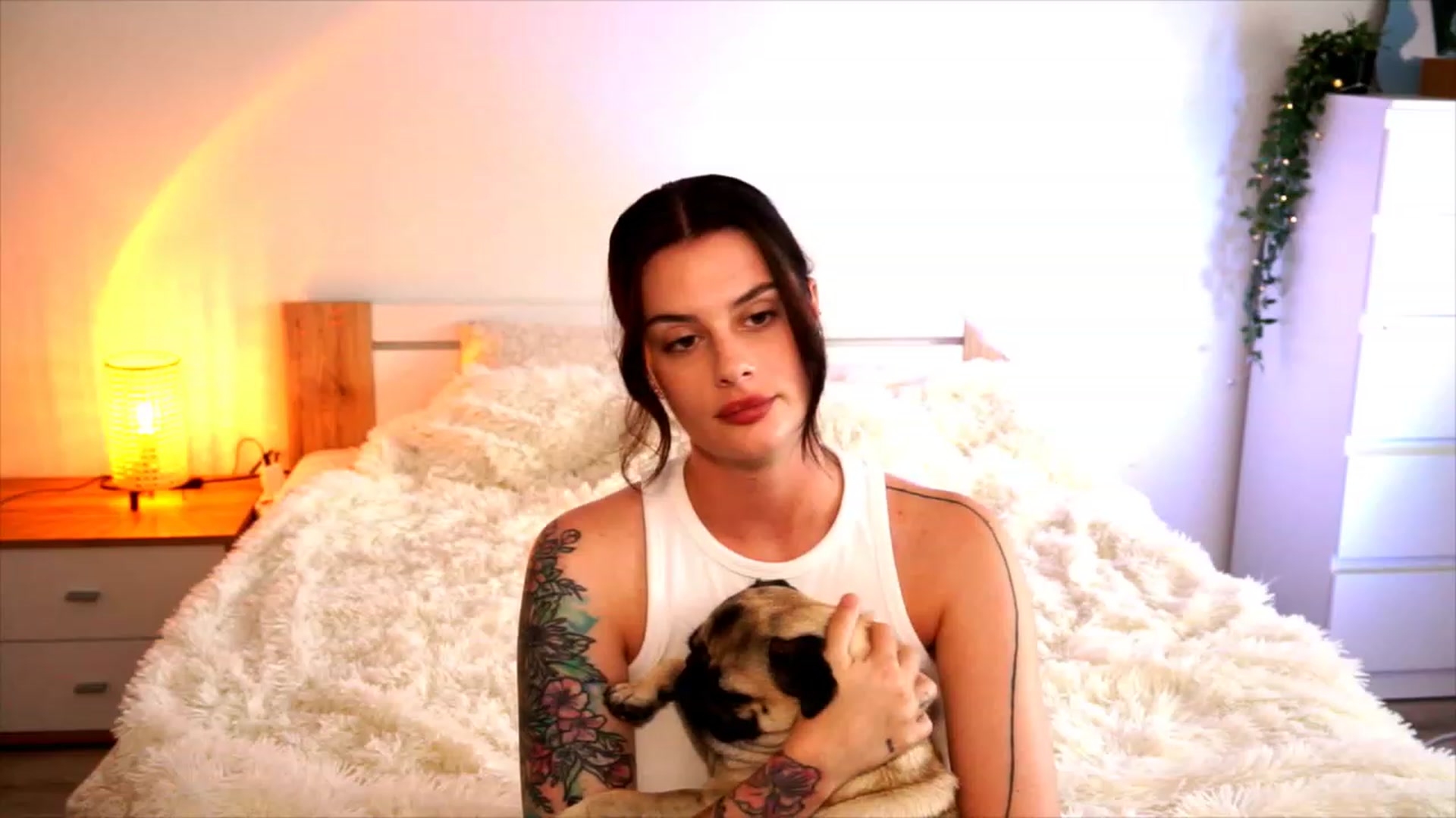 Gallery image thumbnail from lucynutty's myfreecams stream on, 08/17/2023, 13:21 image 8 of 20