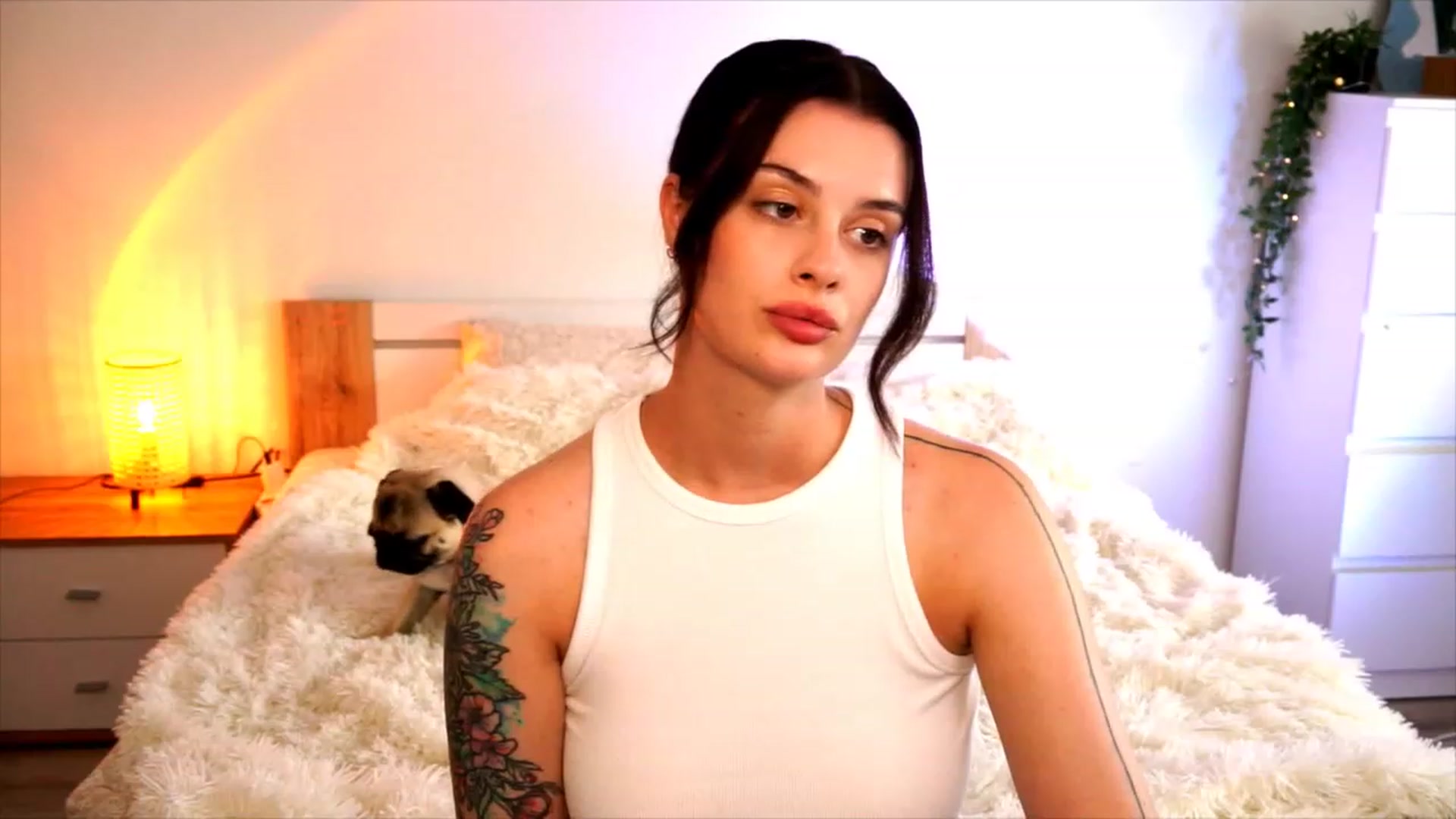 Gallery image thumbnail from lucynutty's myfreecams stream on, 08/17/2023, 13:21 image 18 of 20