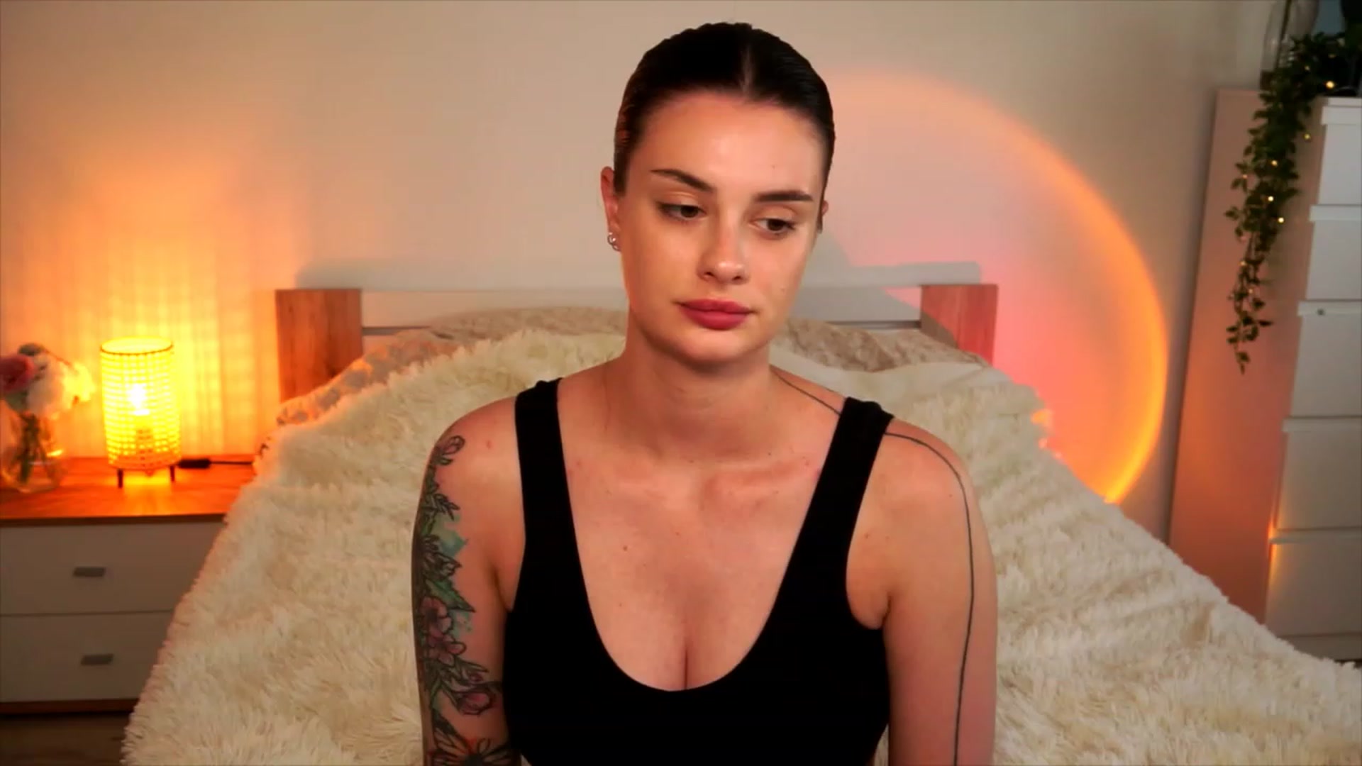 Gallery image thumbnail from lucynutty's myfreecams stream on, 08/20/2023, 10:58 image 4 of 20