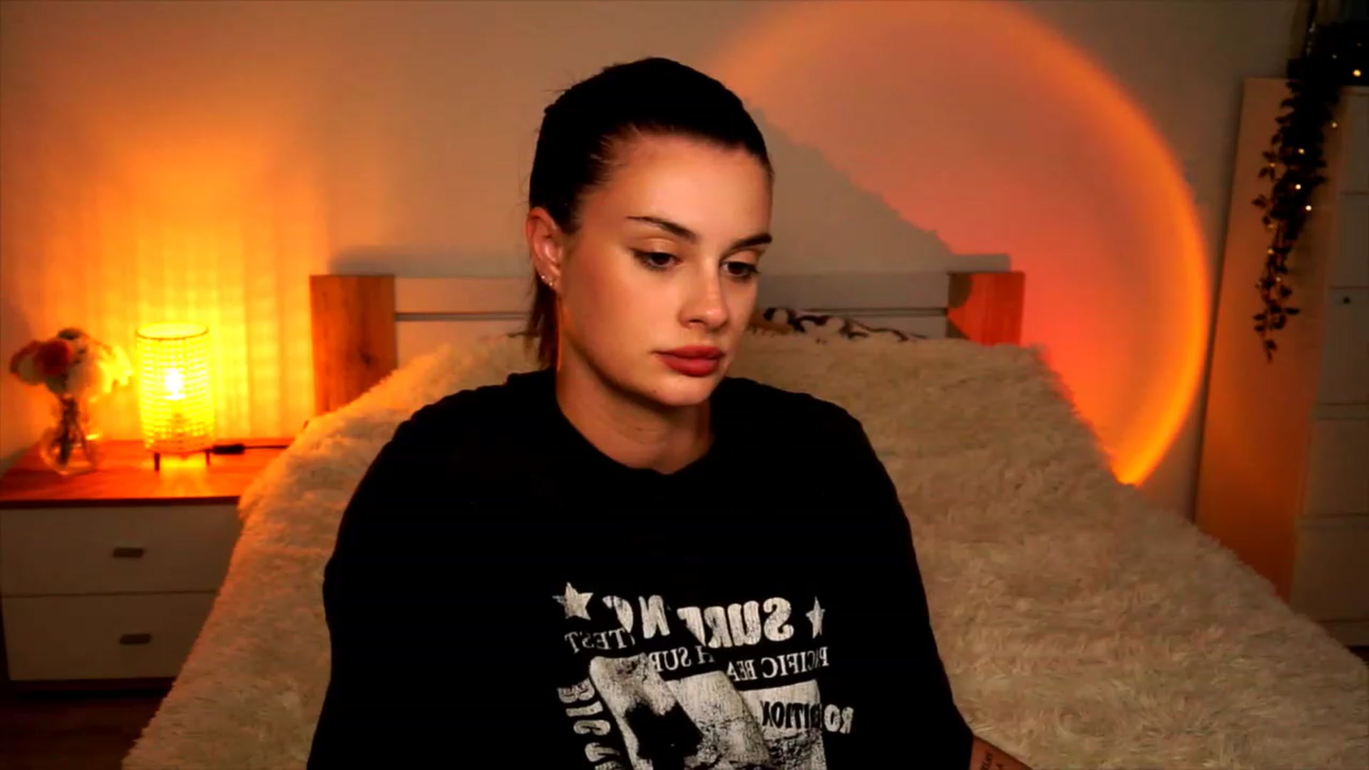 Gallery image thumbnail from lucynutty's myfreecams stream on, 08/21/2023, 19:03 image 17 of 20