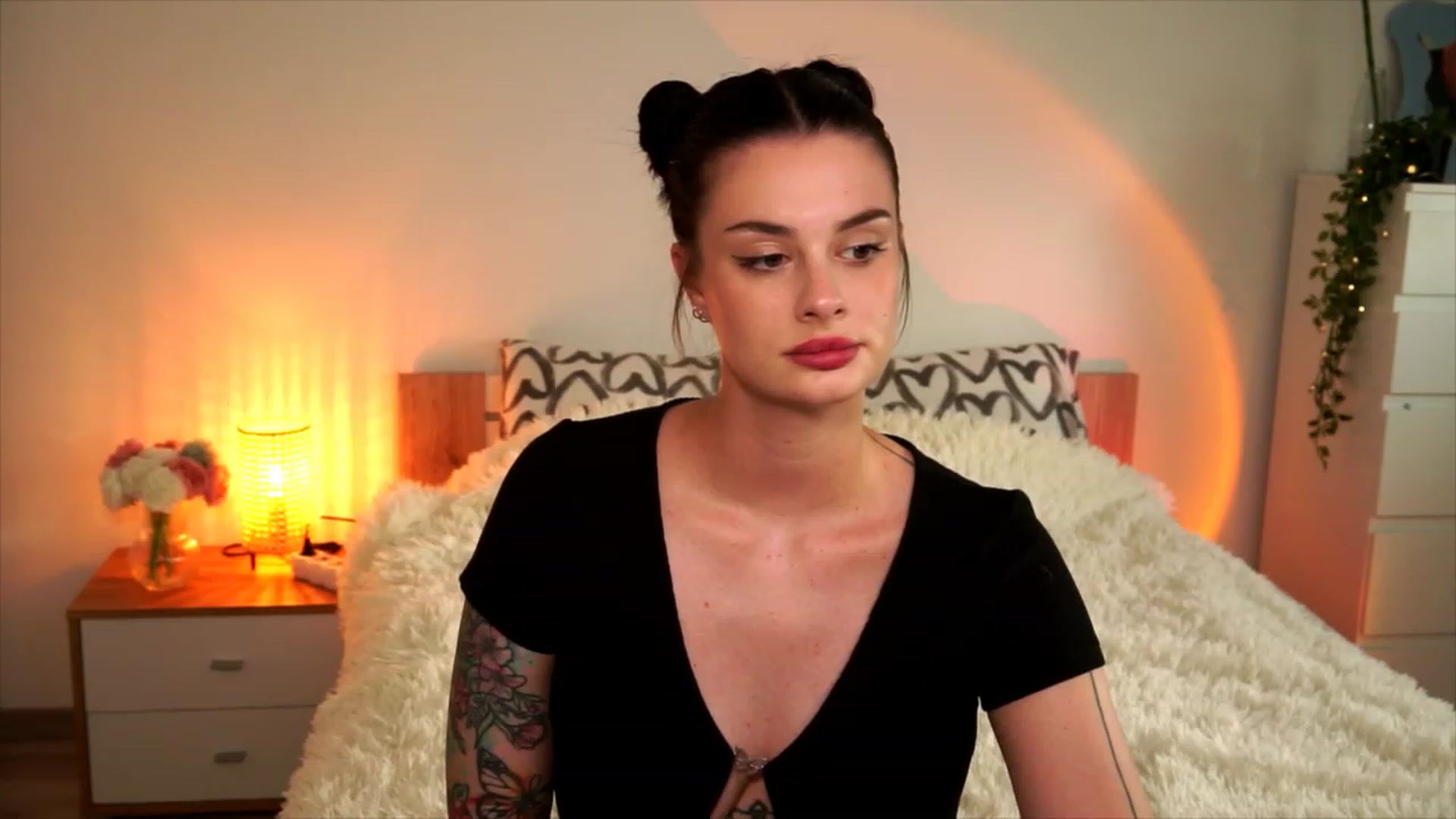 Gallery image thumbnail from lucynutty's myfreecams stream on, 08/23/2023, 17:20 image 11 of 20