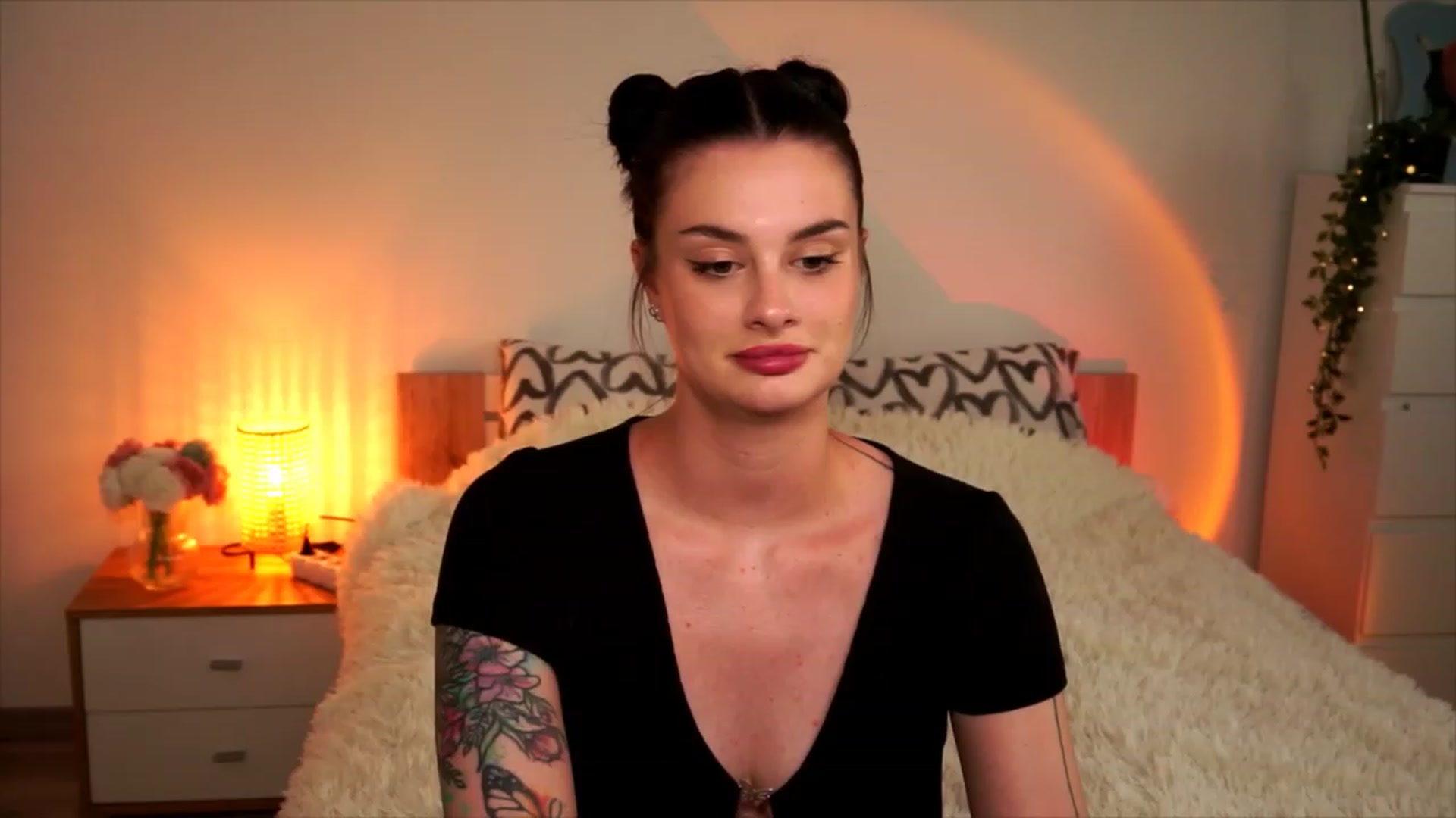 Gallery image thumbnail from lucynutty's myfreecams stream on, 08/23/2023, 18:29 image 4 of 20